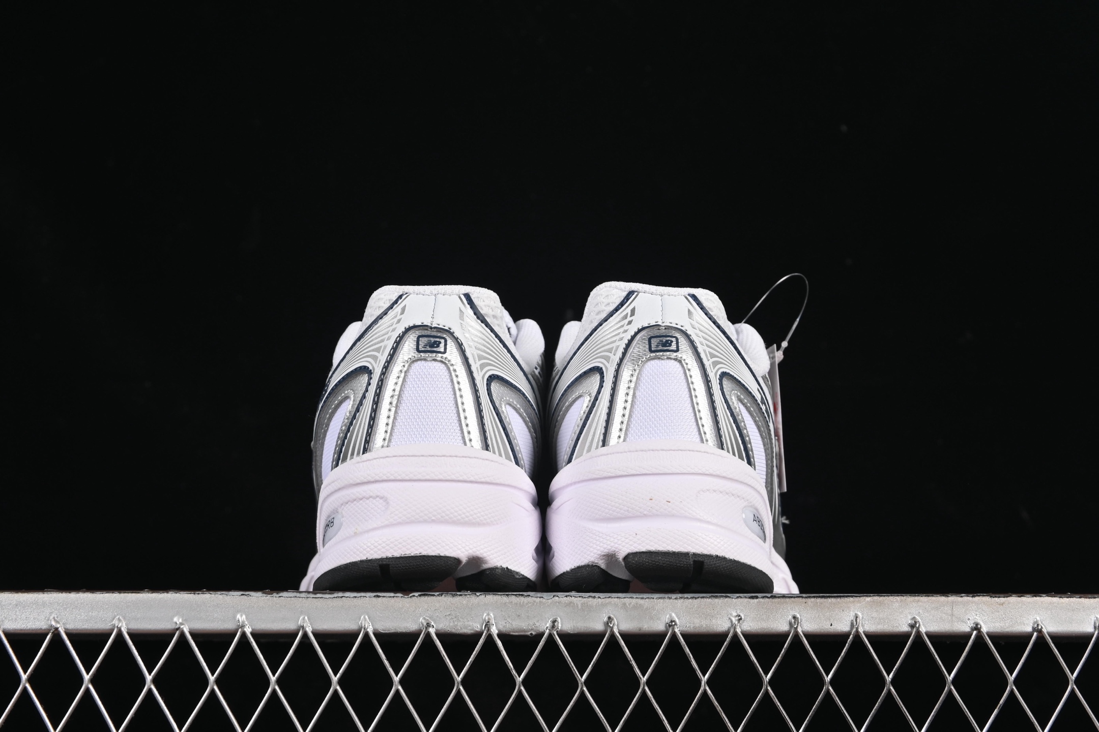 💰180纯原
 New Balance 740系列复古老爹风休闲运动慢跑鞋 U740WN2
尺码：36 37 37.5 38 38.5 39 40 40.5 41 42 42.5 43 44 44.5 45 F.C3