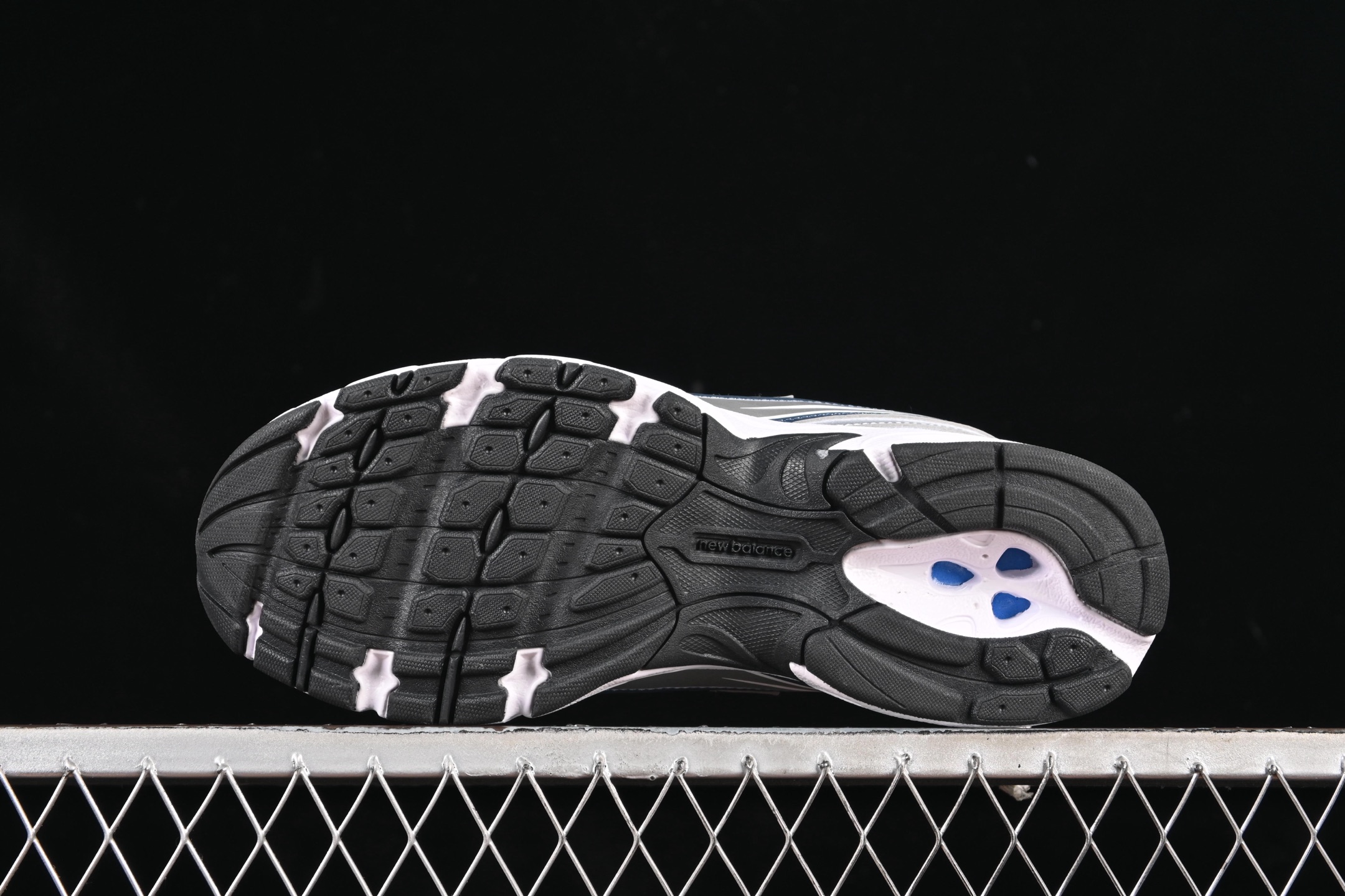 💰180纯原
 New Balance 740系列复古老爹风休闲运动慢跑鞋 U740WN2
尺码：36 37 37.5 38 38.5 39 40 40.5 41 42 42.5 43 44 44.5 45 F.C3