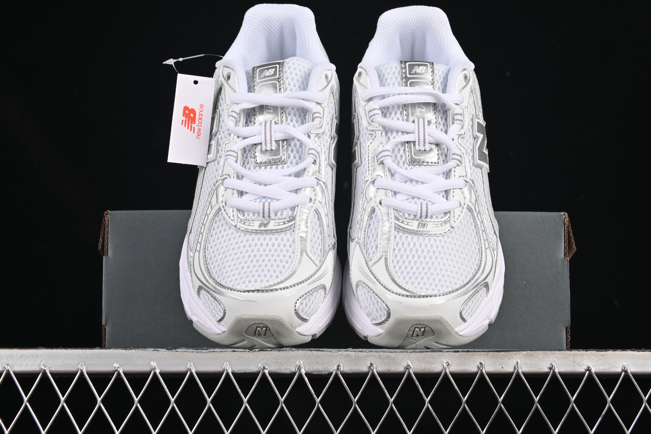 💰180纯原
 New Balance 740系列复古老爹风休闲运动慢跑鞋 U740WM2
尺码：36 37 37.5 38 38.5 39 40 40.5 41 42 42.5 43 44 44.5 45 F.C3