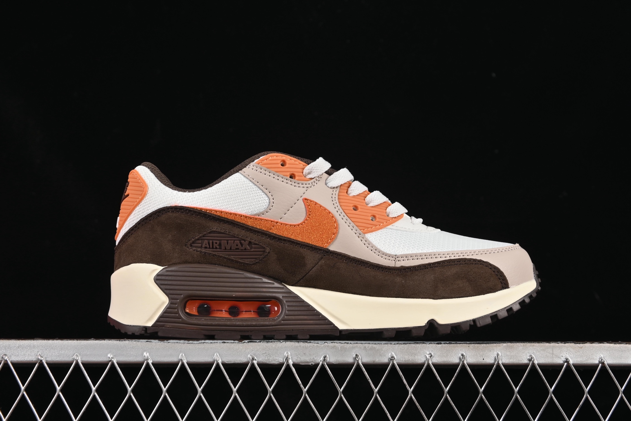 💰220纯原
Nike Air Max 90 耐克复古气垫跑鞋 IB7467-029
尺码：36 36.5 37.5 38 38.5 39 40 40.5 41 42 42.5 43 44 44.5 45 46 B.C3
