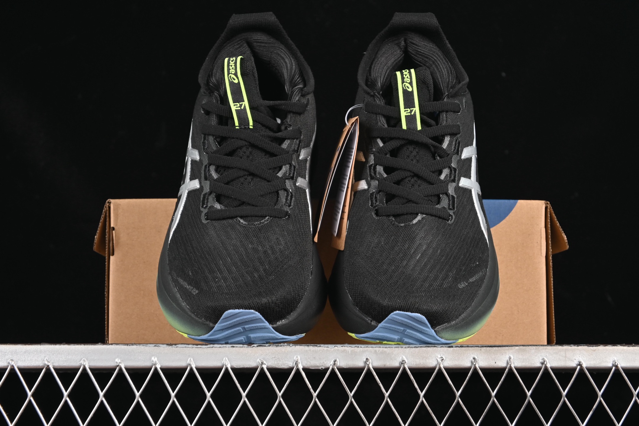 💰240纯原
Asics Gel-Nimbus 27 亚瑟士复古透气休闲鞋缓震男子耐磨跑步鞋 1011C030-001
尺码：36 37 37.5 38 39 39.5 40 40.5 41.5 42 42.5 43.5 44 45 B.D4