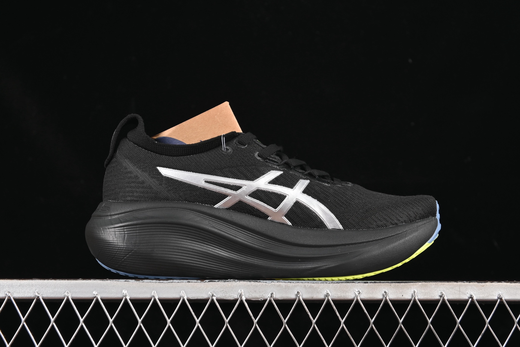 💰240纯原
Asics Gel-Nimbus 27 亚瑟士复古透气休闲鞋缓震男子耐磨跑步鞋 1011C030-001
尺码：36 37 37.5 38 39 39.5 40 40.5 41.5 42 42.5 43.5 44 45 B.D4
