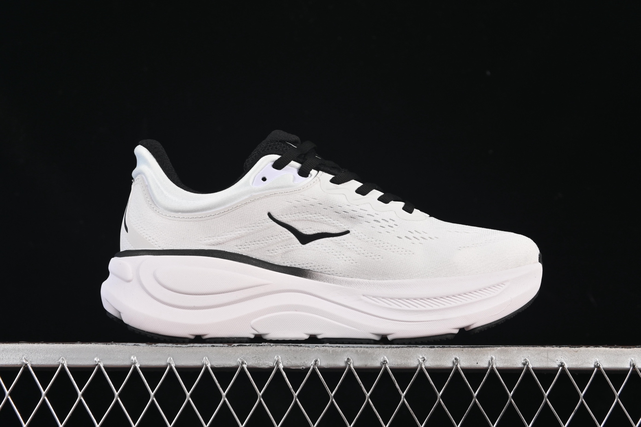 💰220纯原
HOKA ONE ONE Bondi 9 机能缓震跑鞋 1162011 WBLC
#鞋面部分采用工程网眼面料,可以确保必要的透气性能。使用了全新的莱卡橡筋,这大大提升了鞋面的硬度,由此增加鞋面的支撑性能。后掌33mm、前掌29mm的超厚Soft EVA中底,比传统的EVA材料还要柔软30%
尺码:36 36.5 37.5 38 39 40 40.5 41 42 42.5 43 44 44.5 45 G.D4