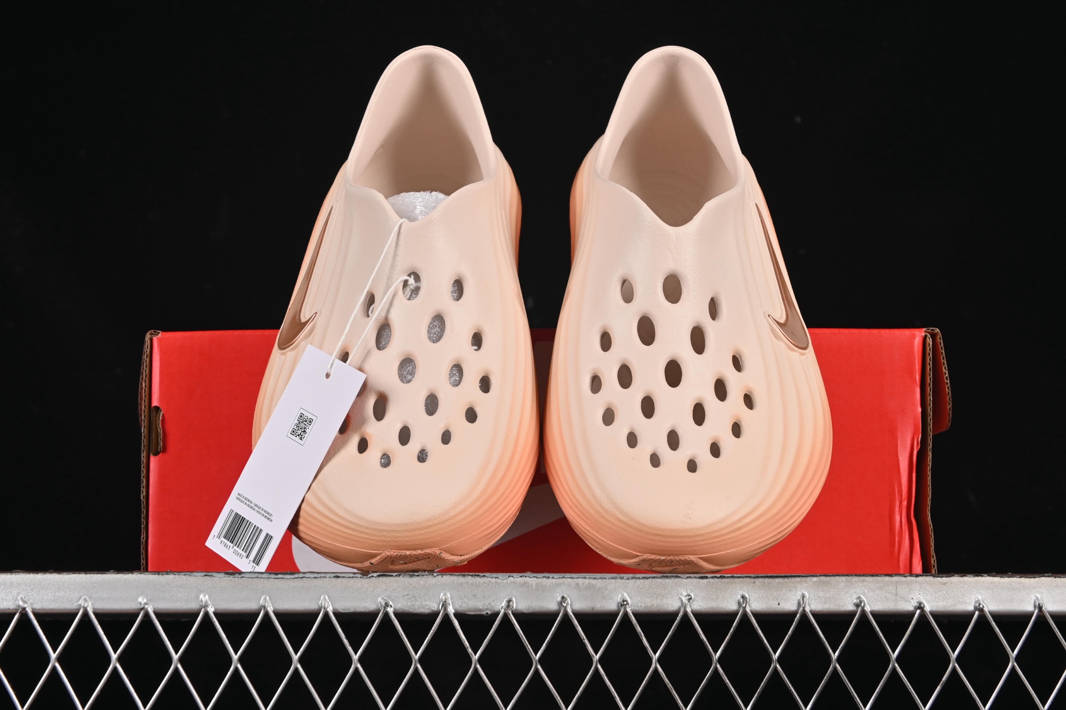 💰160顶级
Nike ReactX Rejuven8 耐克夏日穿搭凉鞋 HV5062-802
#纯原品质 组合大底 采用质感柔软且出众回弹的 ReactX泡绵,缔造非凡舒适的日常穿着体验,助你保持活力。
尺码:36 37.5 38.5 40 41 WMC3