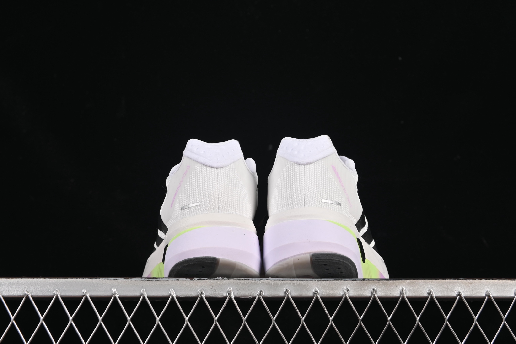 💰240纯原
Adidas Adizero Boston 13 JS4951 阿迪透气低帮跑步鞋
尺码：36 36.5 37 38 38.5 39 40 40.5 41 42 42.5 43 44 44.5 45 G.C3