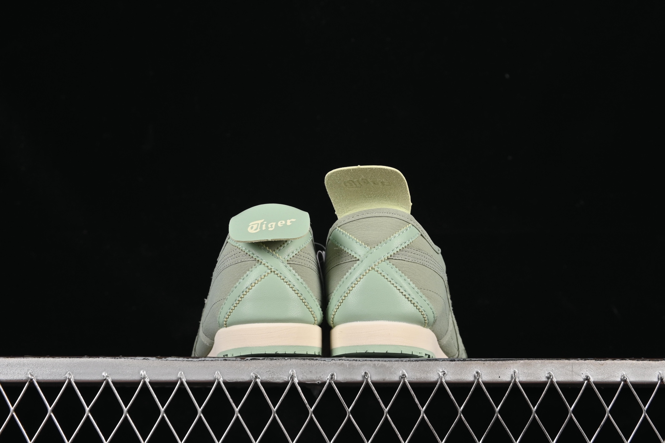 💰160公司级💰190纯原
OnitsukaTiger/鬼塚虎 Mexico 66 SD 低帮休闲跑步鞋 1183C408-300
尺码:36 37 37.5 38 39 39.5 40 40.5 41.5 42 42.5 43.5 44 45 B.D4