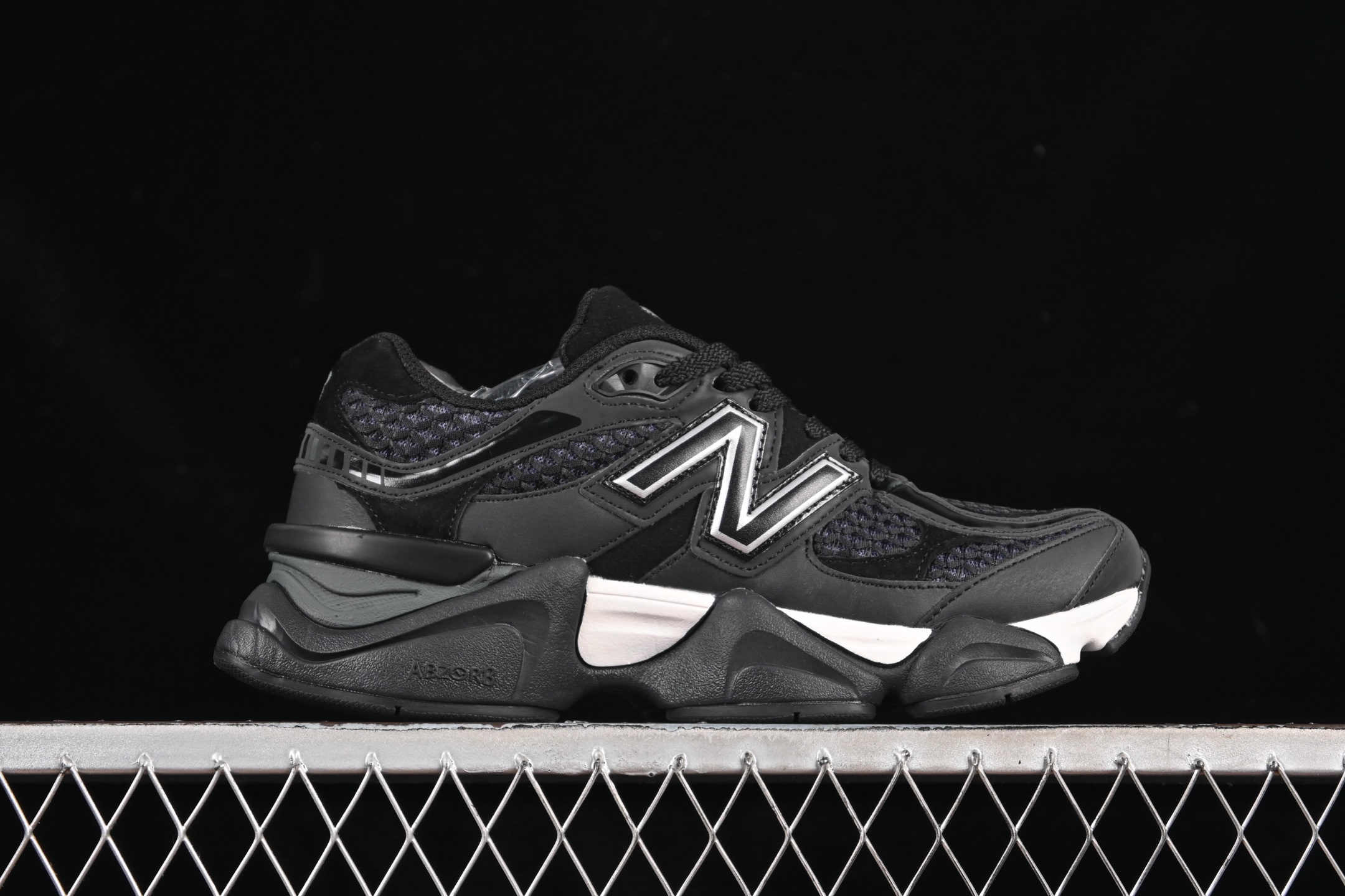 💰190纯原
 New Balance NB9060 复古休闲运动慢跑鞋 U9060PNR
#最强性价版 采用大面积网眼以及麂皮材质覆盖鞋身，还原经典气质。搭载ABZORB避震科技，由泡沫聚酯制成，上脚可以有效减少由鞋底反弹对身体及双腿的冲击力
尺码：36 37 37.5 38 38.5 39 40 40.5 41 42 42.5 43 44 44.5 45 46.5 F.C3