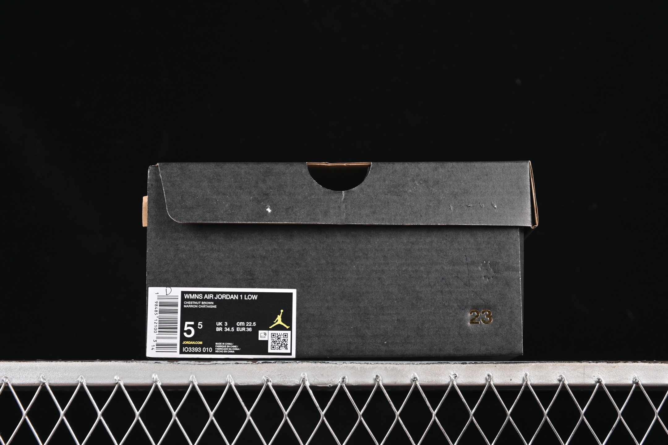 💰200公司级💰240纯原
Air Jordan 1 Low AJ1 乔1黑巧色 低帮文化休闲板鞋 IO3393-010
尺码:36 36.5 37.5 38 38.5 39 40 40.5 41 42 42.5 43 44 44.5 45 46 99C3