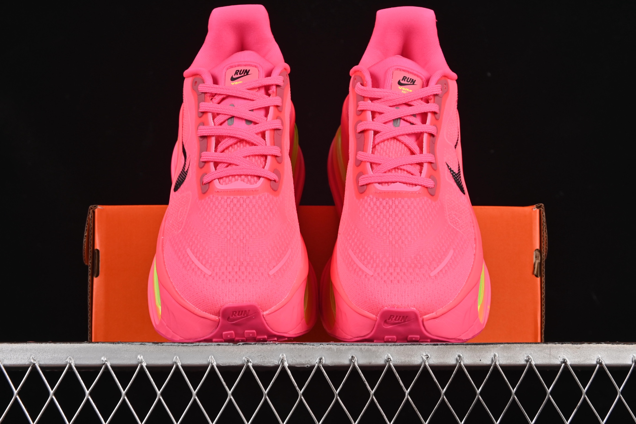 💰260纯原
 Nike Air Zoom Premium 耐克网面厚底气垫跑鞋 FN8453-013
尺码：36 37.5 38 39 40 X.D4