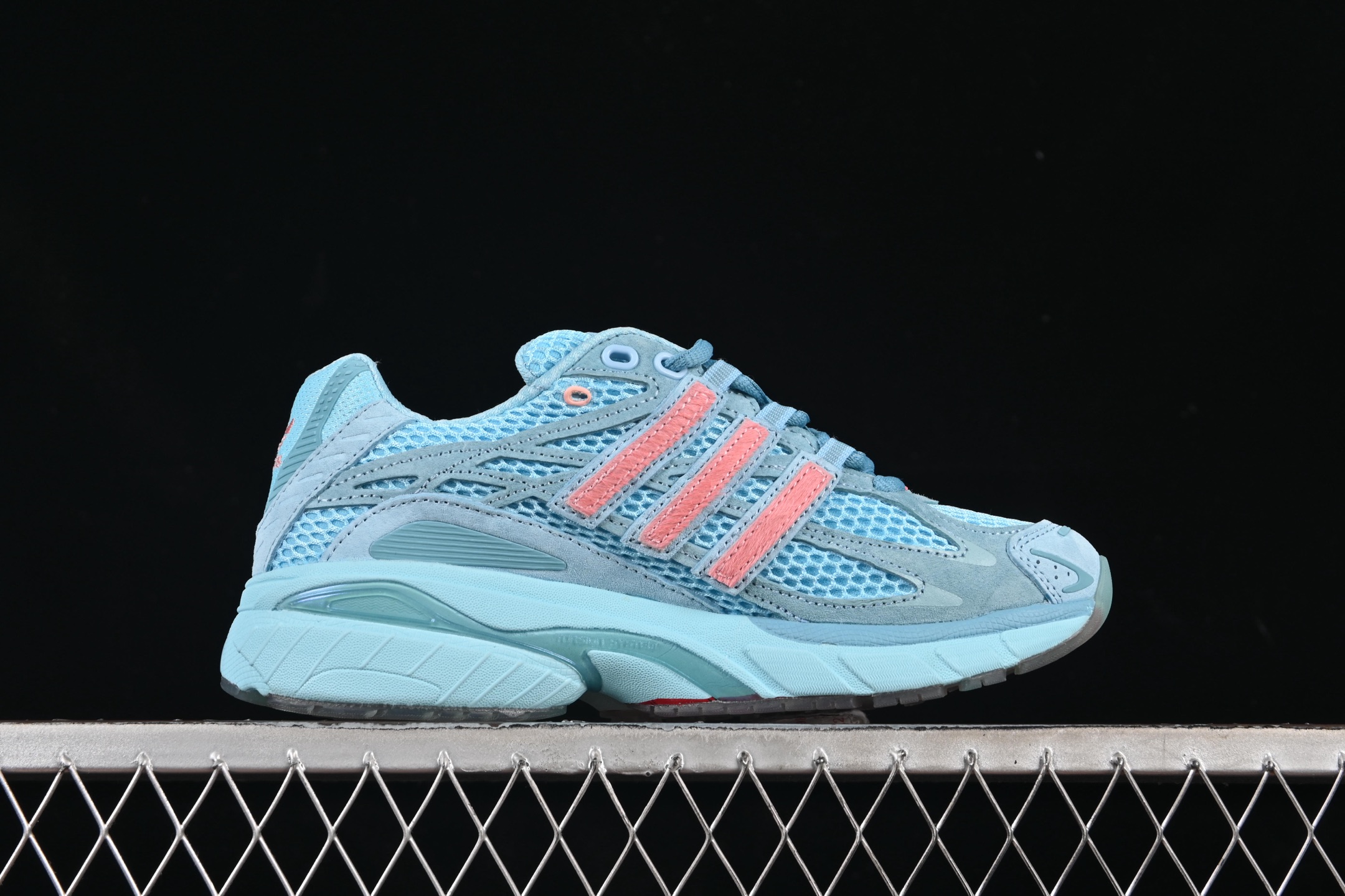  Unheardof x Adidas Originals Adistar Cushion Captai