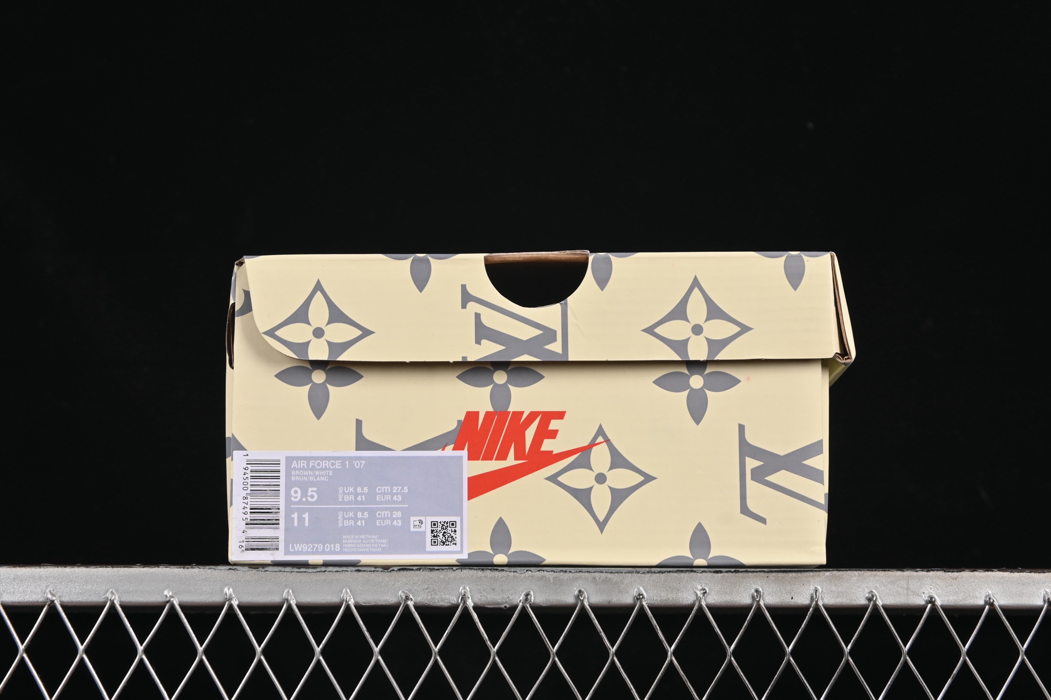 💰280纯原
 Nike Air Force 1'07 Low LV联名 奶白棕 空军一号低帮休闲板鞋 LW9279-018
#原楦头原纸板 原装鞋盒 定制五金配件 内置全掌气垫 原厂鞋底
尺码：36 36.5 37.5 38 38.5 39 40 40.5 41 42 42.5 43 44 44.5 45 9.D4