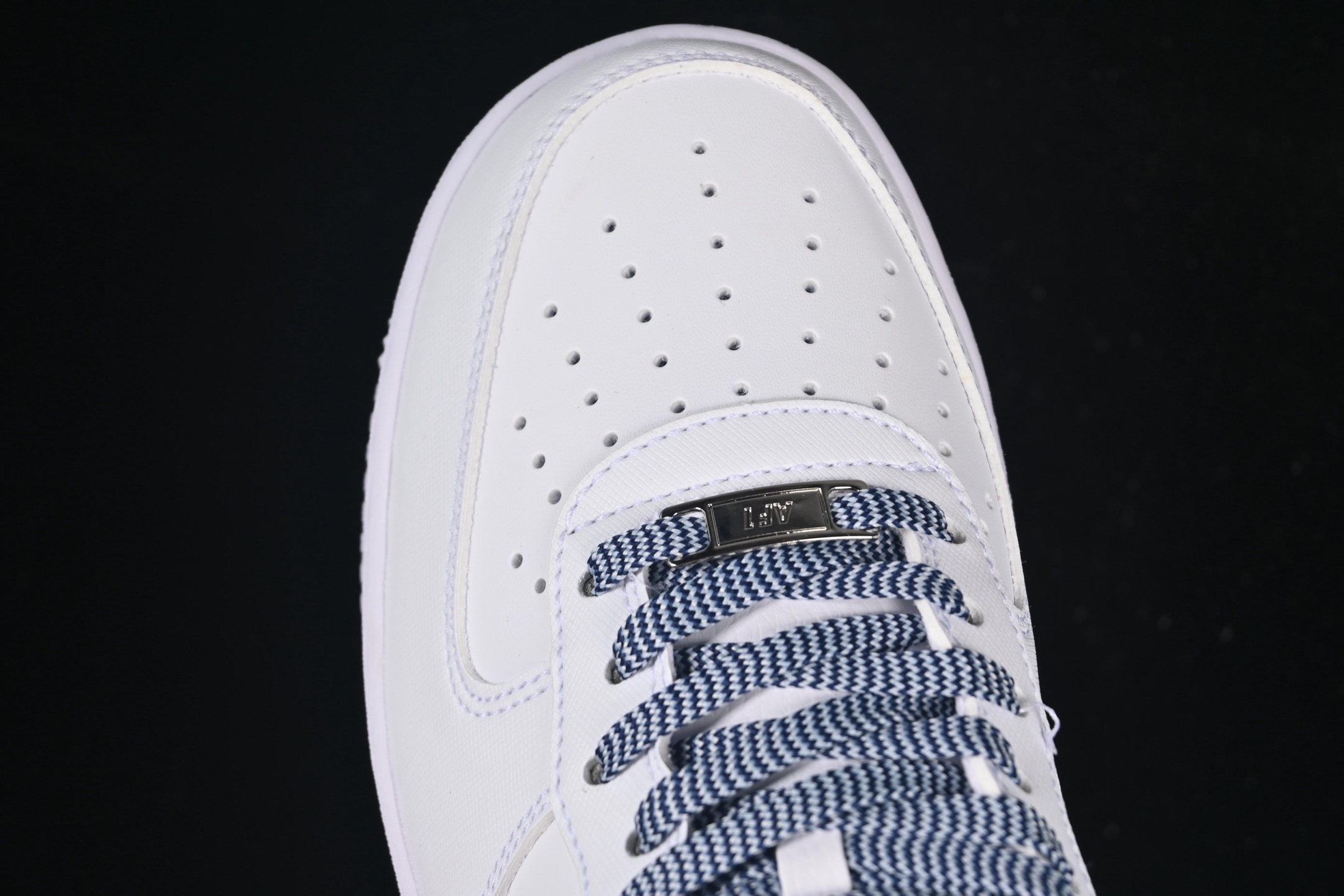 💰240纯原
 Nike Air Force 1'07 Low 空军一号低帮休闲板鞋 IB7167-101
尺码：36 36.5 37.5 38 38.5 39 40 40.5 41 42 42.5 43 44 44.5 45 K.D4