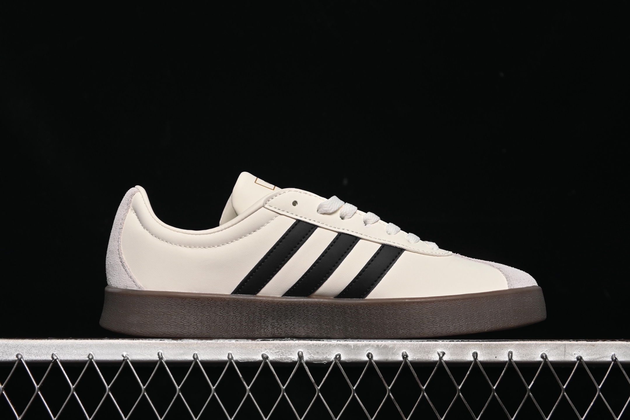 💰170纯原
Adids Neo VL Court Classic JQ1501 阿迪三叶草时尚潮流板鞋
尺码：36 36.5 37 38 38.5 39 40 40.5 41 42 42.5 43 44 44.5 45 N.C3