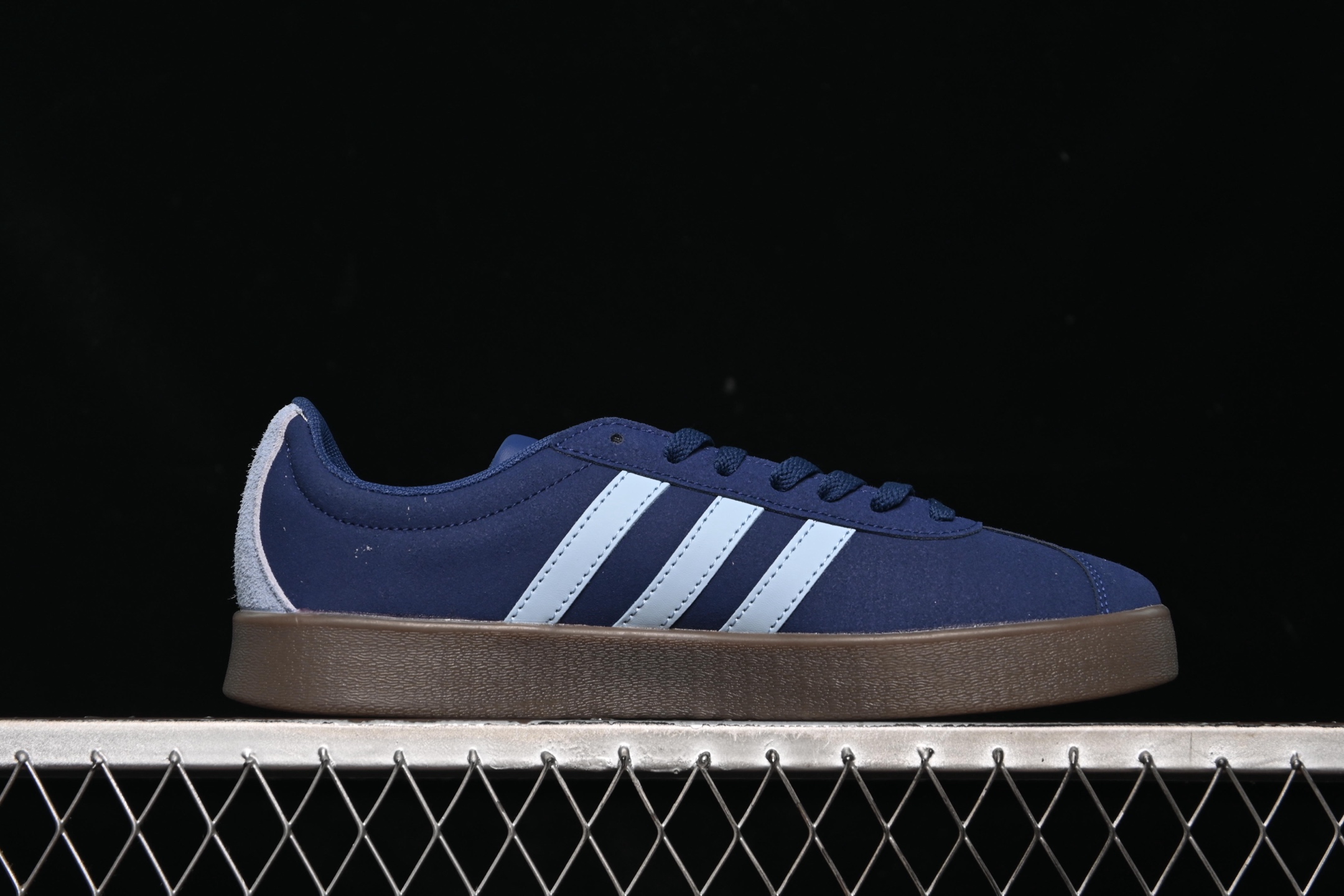 💰170纯原
 Adids Neo VL Court Classic JR8308 阿迪三叶草时尚潮流板鞋
尺码：36 36.5 37 38 38.5 39 40 40.5 41 42 42.5 43 44 44.5 45 N.C3
