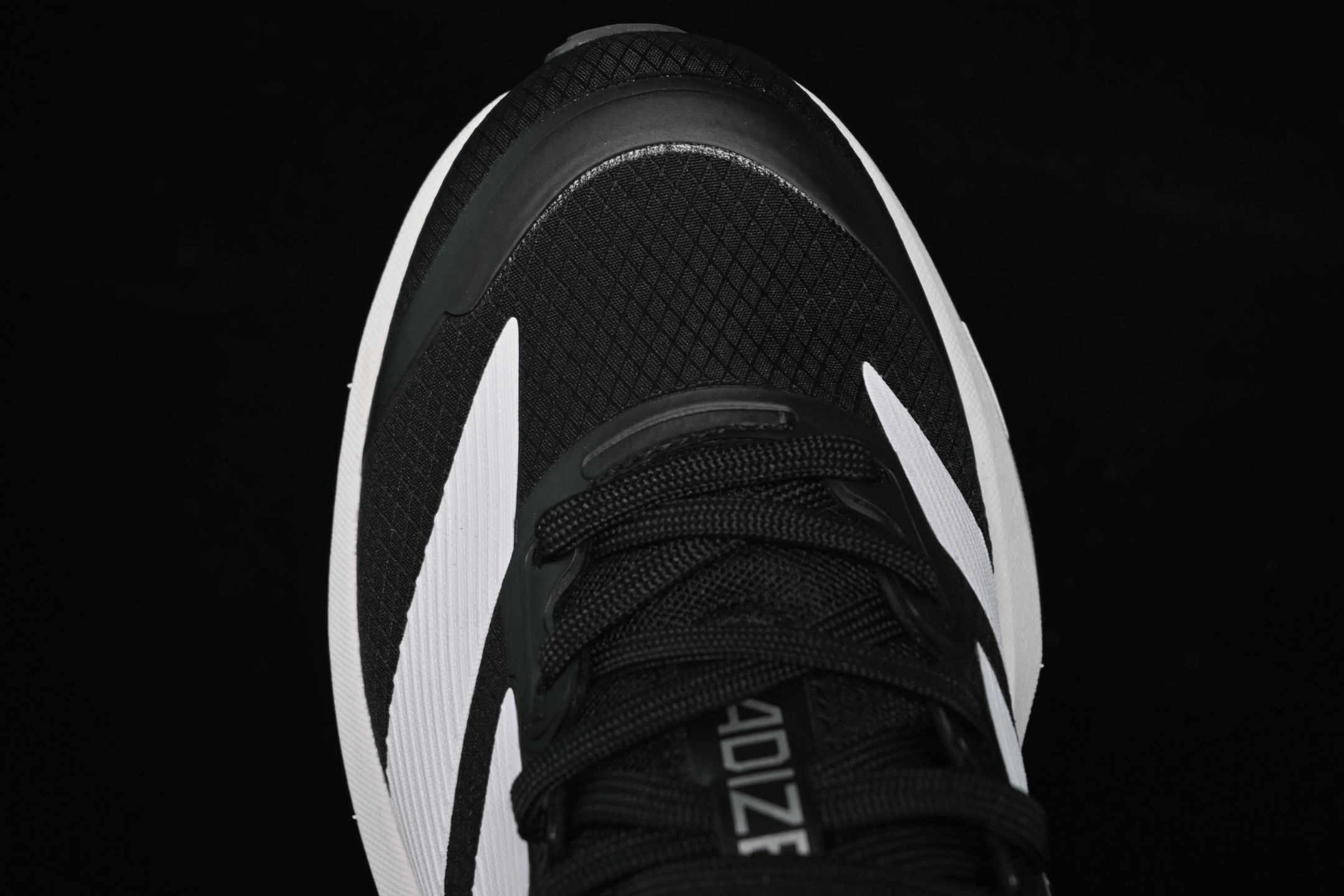 💰220纯原
Adidas Adizero BK JP6528 阿迪透气低帮跑步鞋
尺码：36 36.5 37 38 38.5 39 40 40.5 41 42 42.5 43 44 44.5 45 N.C3