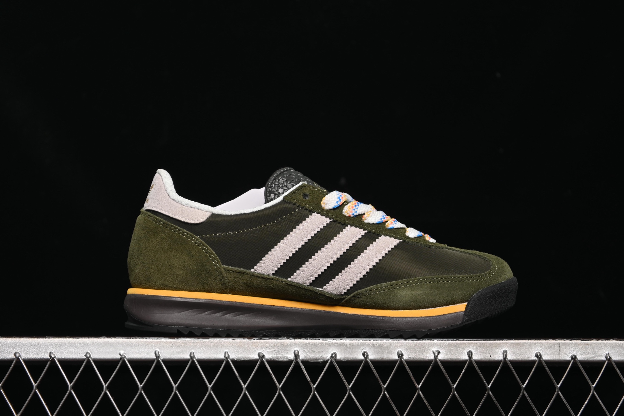 💰190纯原
 Adidas Originals SL 72 JR9416 阿迪经典复古慢跑鞋
尺码：36 36.5 37 38 38.5 39 40 40.5 41 42 42.5 43 44 44.5 45 G.C3