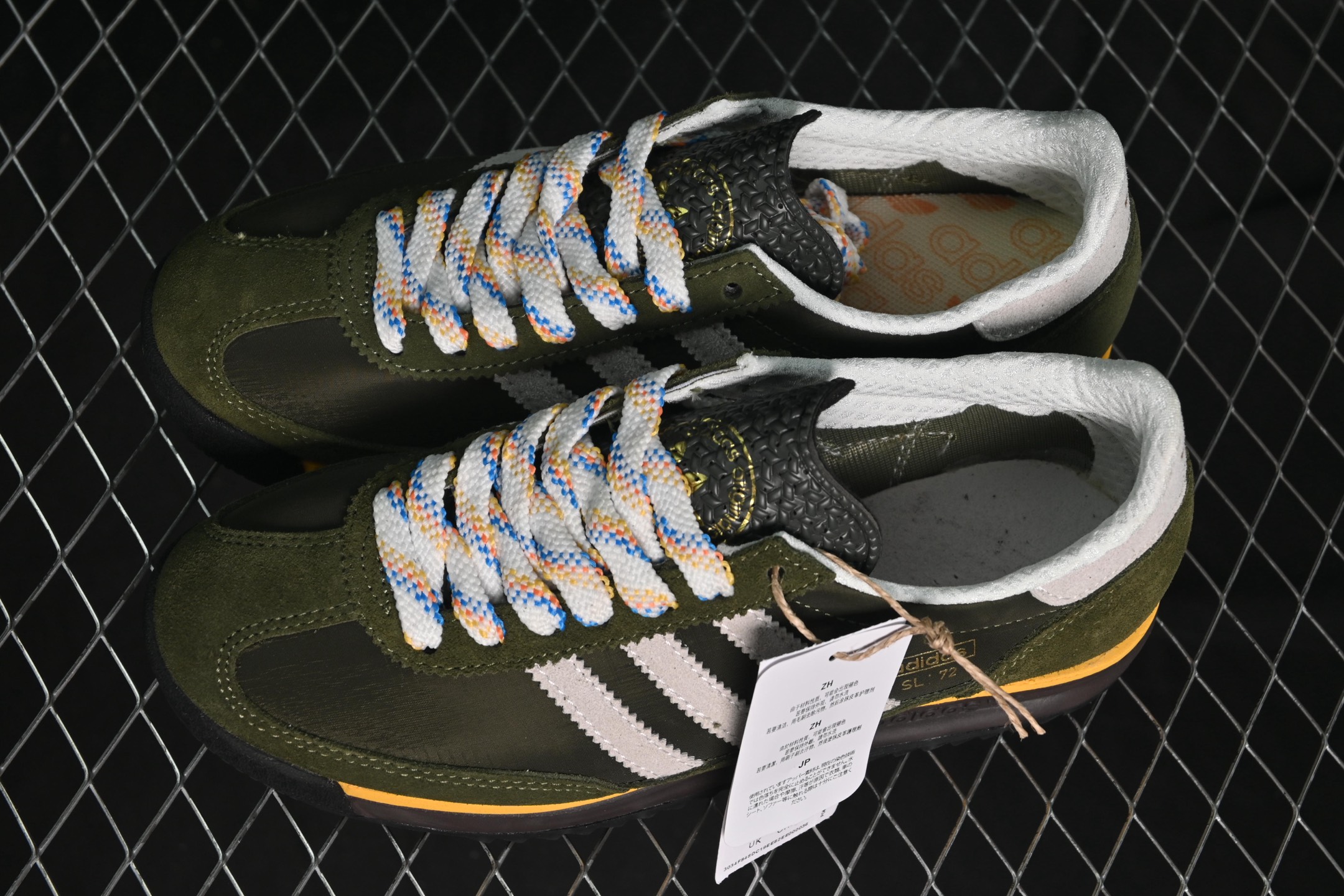 💰190纯原
 Adidas Originals SL 72 JR9416 阿迪经典复古慢跑鞋
尺码：36 36.5 37 38 38.5 39 40 40.5 41 42 42.5 43 44 44.5 45 G.C3