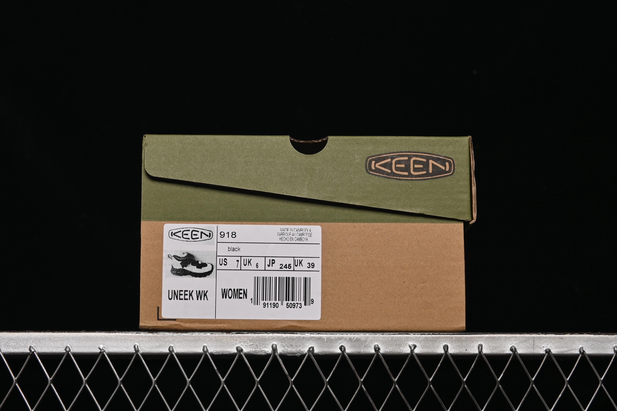 💰220纯原
Keen Uneek WK 科恩 夏季潮流皮面溯溪涉水休闲户外凉鞋 918 Black
尺码：35 36 37 38 39 40 41 42 F.C3