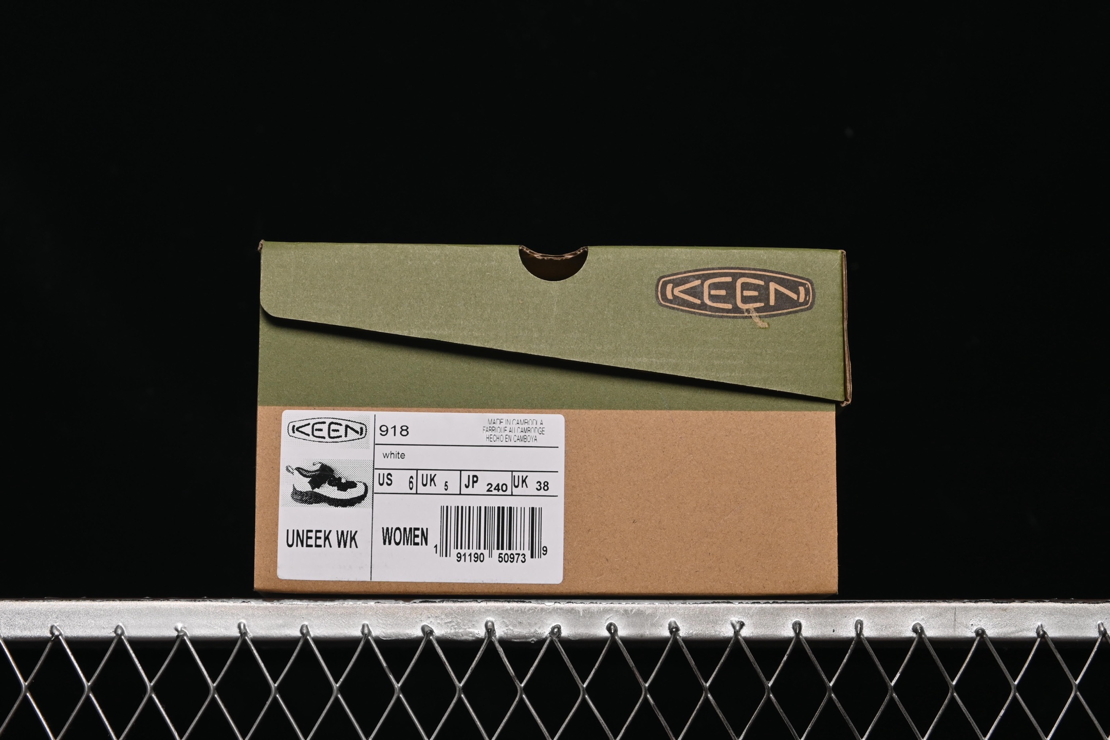 💰220纯原
Keen Uneek WK 科恩 夏季潮流皮面溯溪涉水休闲户外凉鞋 918 White
尺码：35 36 37 38 39 40 41 42 F.C3