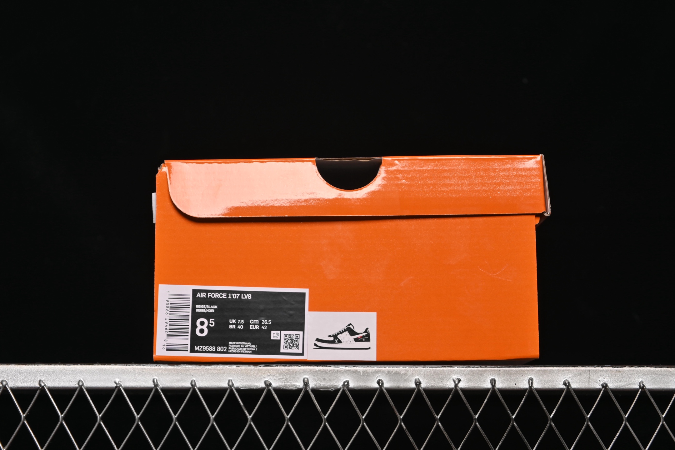 💰280纯原
 Nike Air Force 1'07 Low LV联名 牛仔米白黑 空军一号低帮休闲板鞋 MZ9588-802
#原楦头原纸板 原装鞋盒 定制五金配件 内置全掌气垫 原厂鞋底 
尺码：36 36.5 37.5 38 38.5 39 40 40.5 41 42 42.5 43 44 44.5 45 9.D4