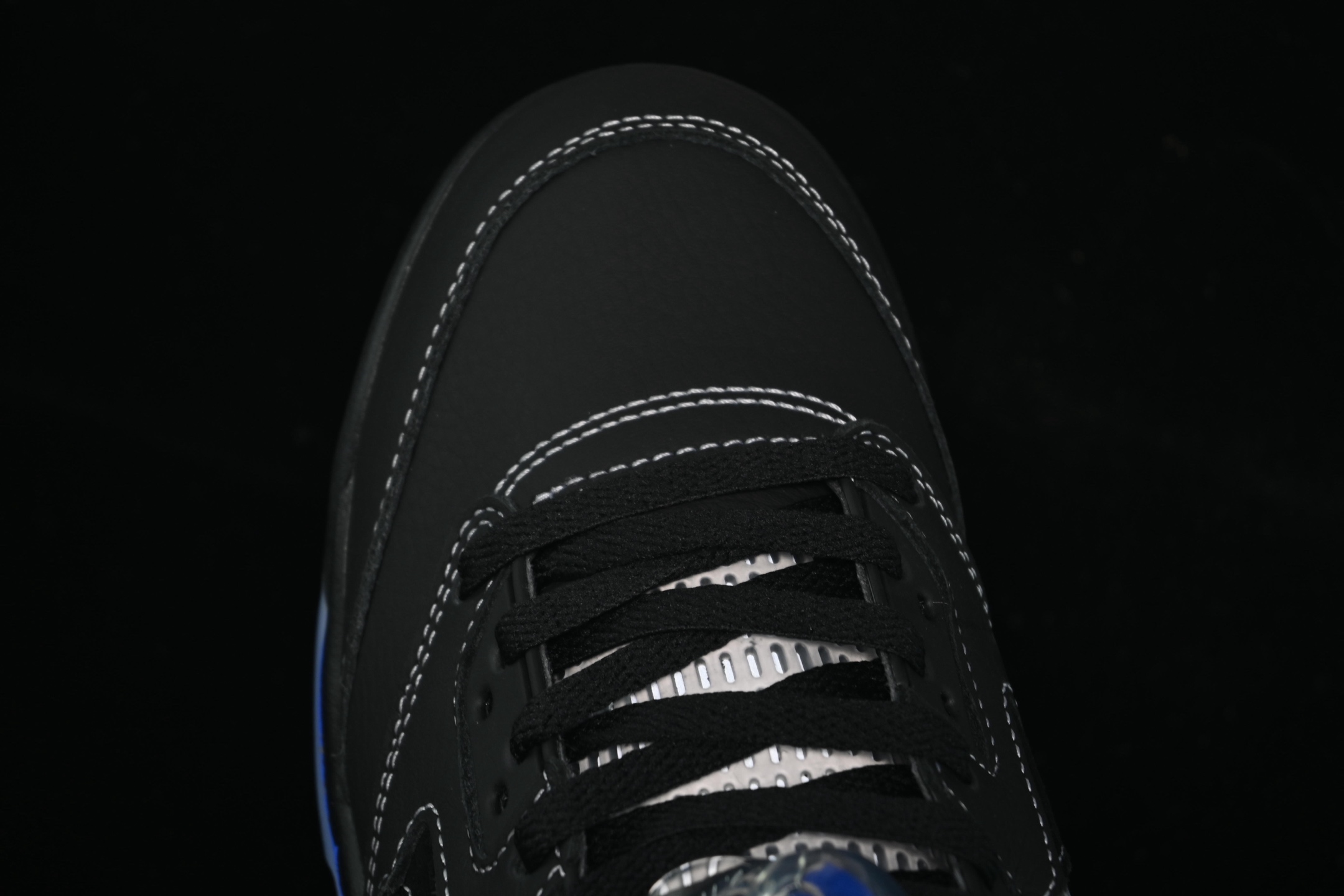💰520顶级
Awake NY x Air Jordan 5 "Black Metallic" AJ5 乔5联名款黑灰 DV4982-004
#鞋身以鞋身通体采用黑/灰色为主色调呈现,搭配3M反光鞋舌。黑色皮革+白色车线,足够有辨识度同时上脚好打理。
尺码:40 40.5 41 42 42.5 43 44 44.5 45 46 47.5 B.G7