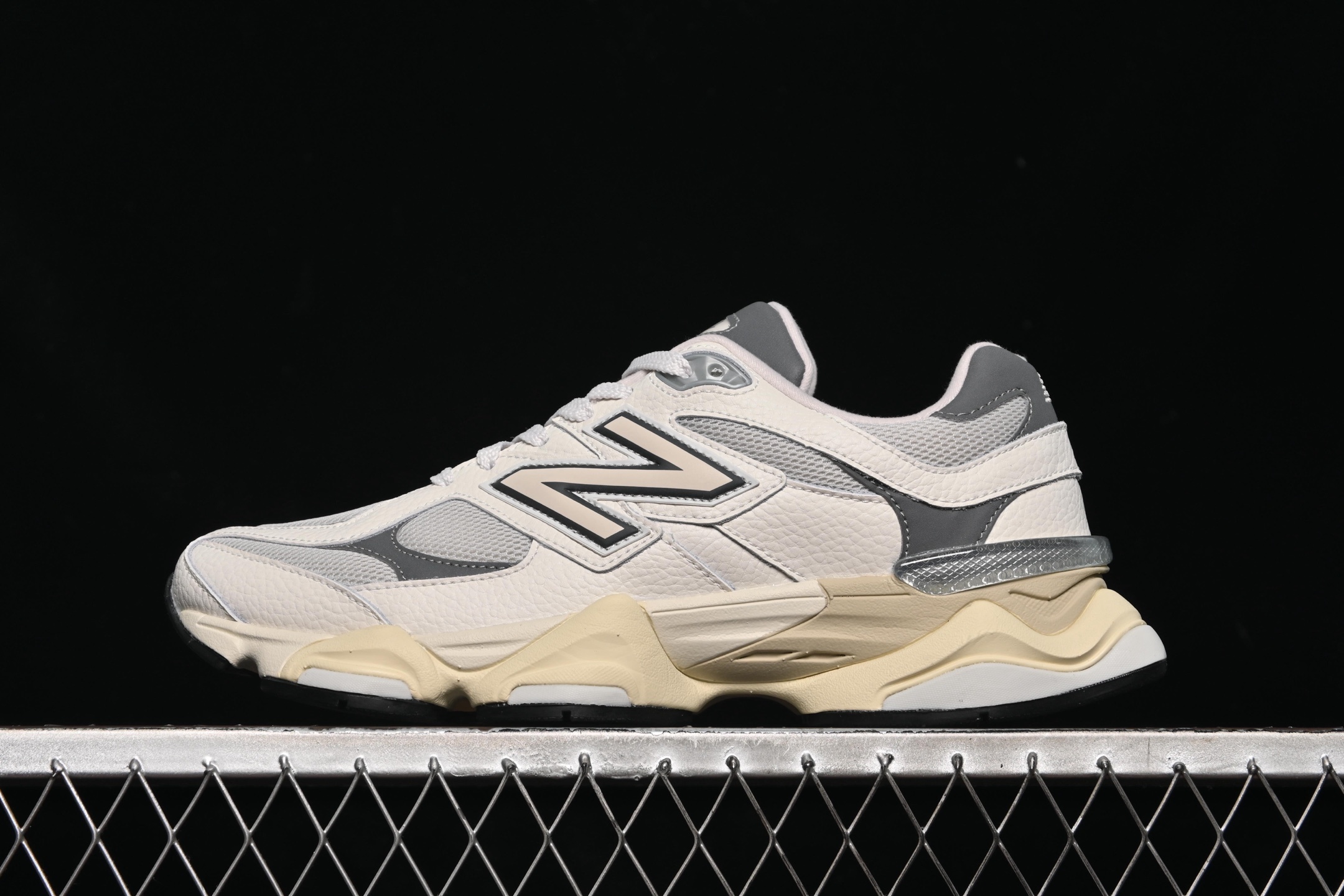 纯原 New Balance NB9060 联名款 复古休闲运动慢跑鞋 U9060AGA
#鞋款灵感