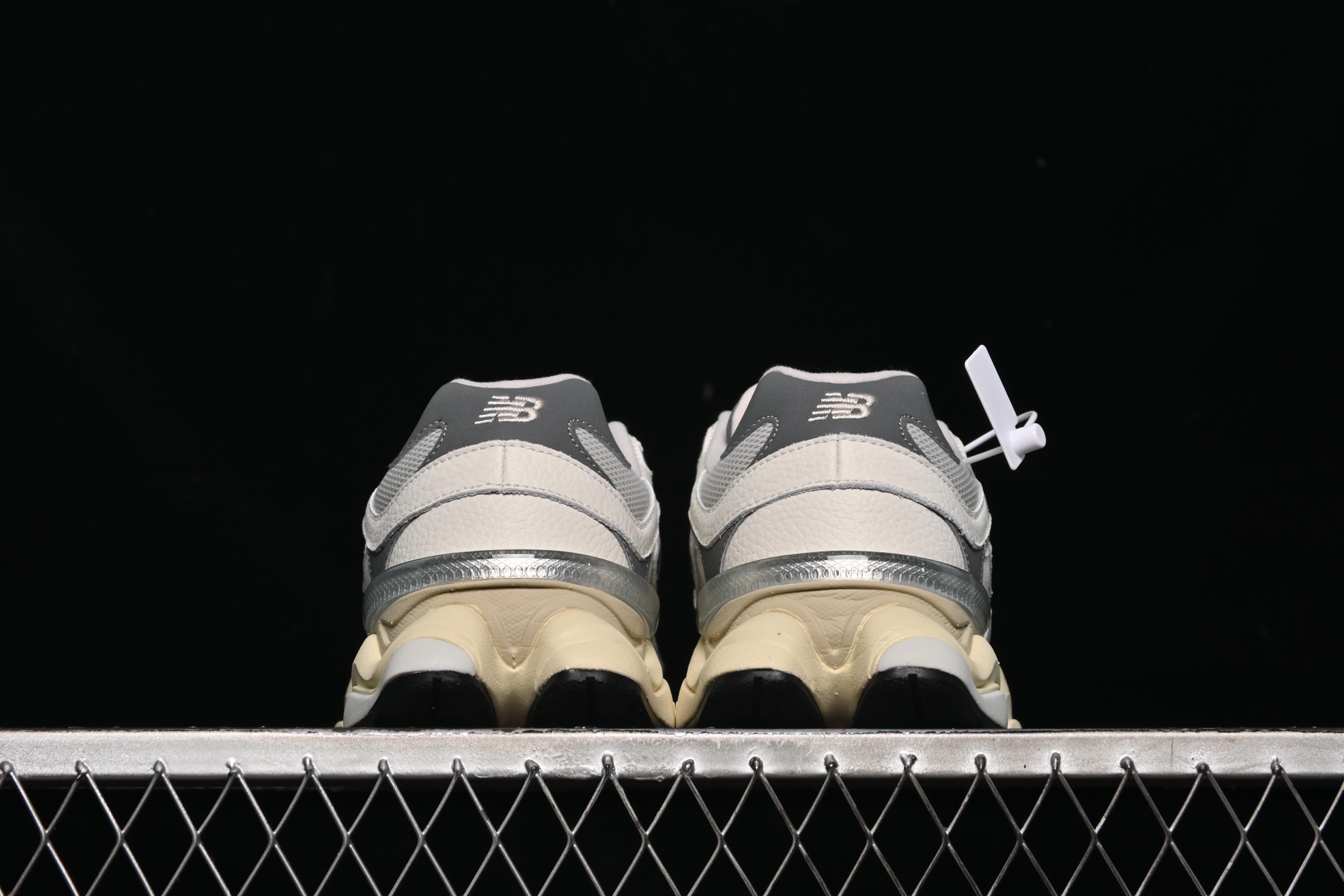 纯原 New Balance NB9060 联名款 复古休闲运动慢跑鞋 U9060AGA
#鞋款灵感
