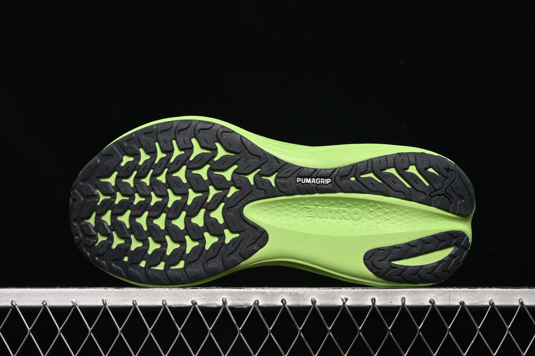 💰220纯原
Puma MagMax Nitro 彪马舒适防滑耐磨低帮休闲跑步鞋 310088-05
尺码：36 37 37.5 38 38.5 39 40 40.5 41 42 42.5 43 44 44.5 45 7+C3