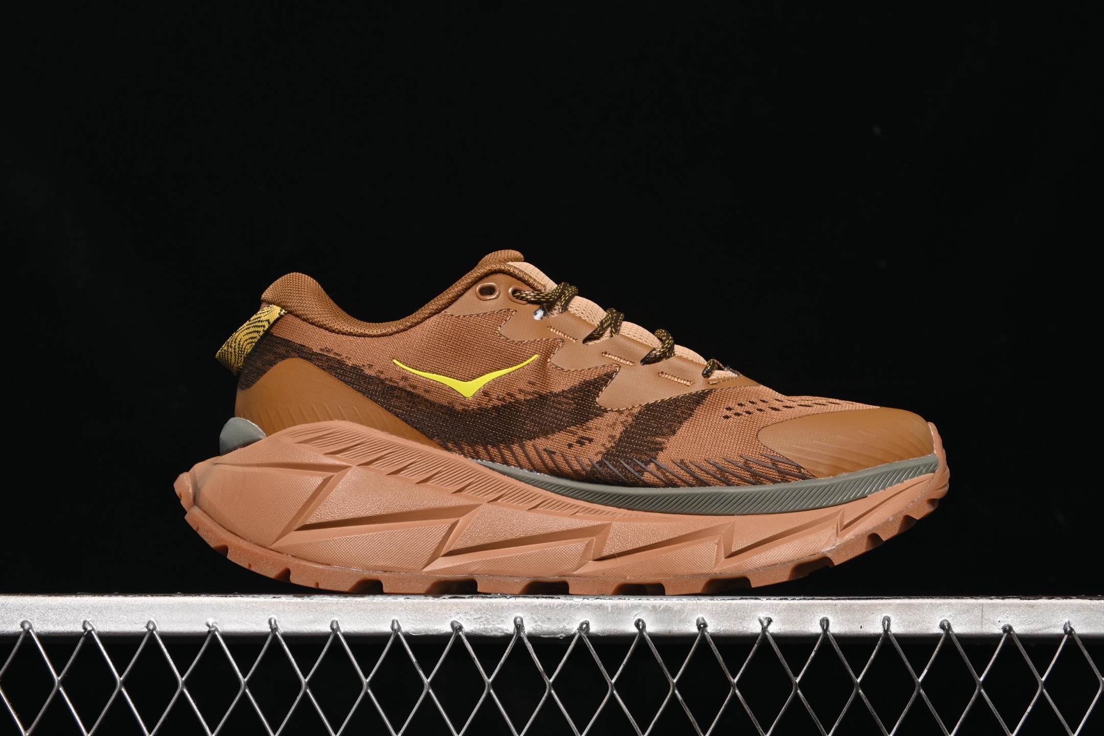 💰240纯原
 Hoka Skyline-Float X 马法特厚底轻量山地跑步鞋 1141610 HYW
尺码：36 36.5 37 38 38.5 39 40 40.5 41 42 42.5 43 44 45 X.D4
