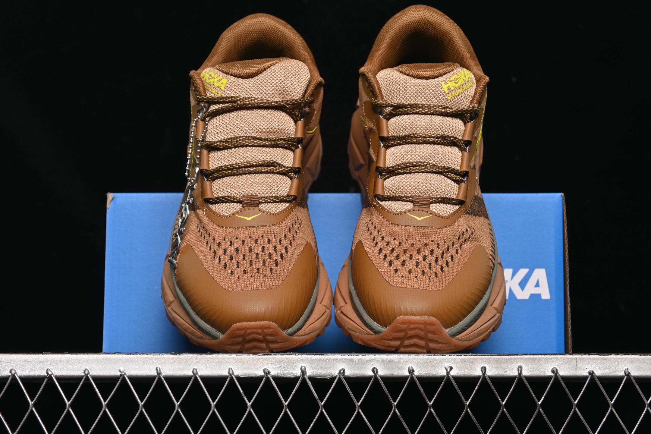 💰240纯原
 Hoka Skyline-Float X 马法特厚底轻量山地跑步鞋 1141610 HYW
尺码：36 36.5 37 38 38.5 39 40 40.5 41 42 42.5 43 44 45 X.D4