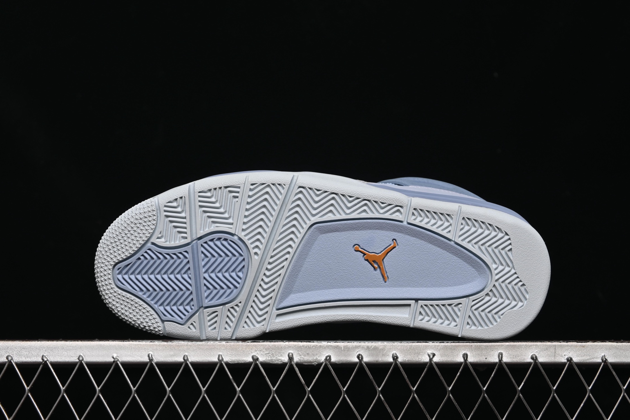 💰620外贸版 Air Jordan 4 Retro "NCAA" AJ4 乔4 UN联名蓝 HV9204-407
#大厂出品 原楦原纸板 细节如图所 客供原厂材料开发 极致一眼正品既视感 细节如图所示
尺码:40 40.5 41 42 42.5 43 44 44.5 45 45.5 46 47.5 48.5 P.F6