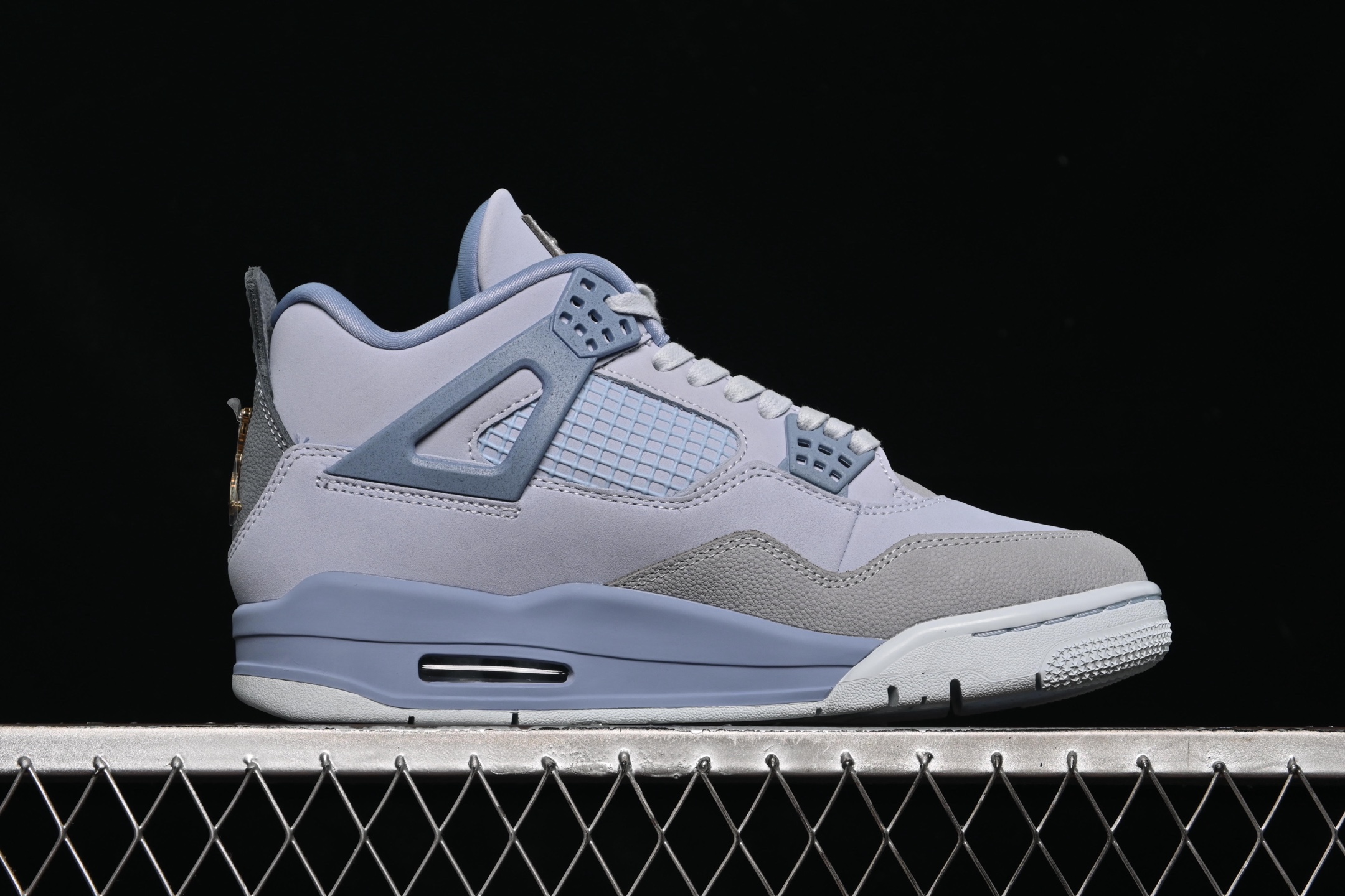 💰620外贸版 Air Jordan 4 Retro "NCAA" AJ4 乔4 UN联名蓝 HV9204-407
#大厂出品 原楦原纸板 细节如图所 客供原厂材料开发 极致一眼正品既视感 细节如图所示
尺码:40 40.5 41 42 42.5 43 44 44.5 45 45.5 46 47.5 48.5 P.F6
