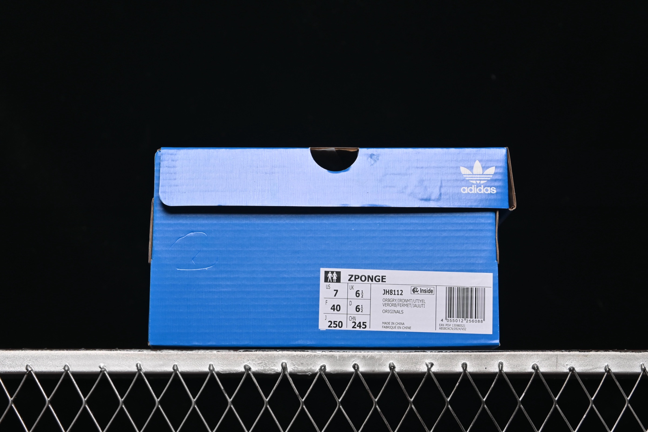 💰190纯原
 Adidas Originals Zponge JH8112 阿迪舒适缓震休闲低帮跑步鞋
尺码：40 40.5 41 42 42.5 43 44 44.5 45 G.C3