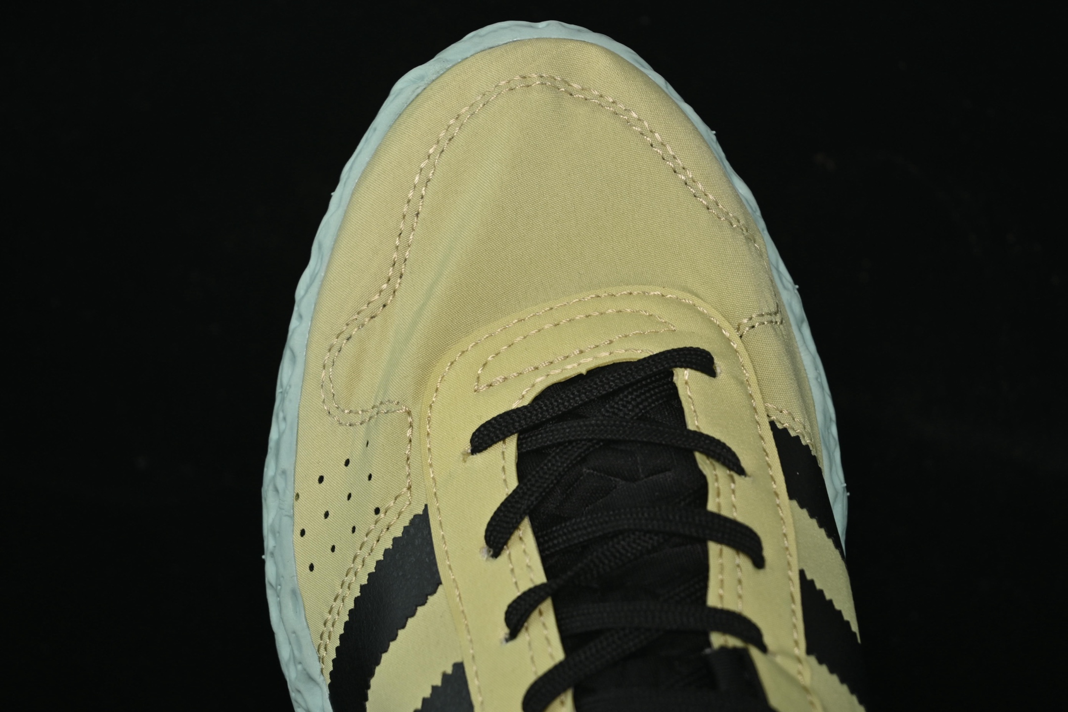 💰190纯原
 Adidas Originals Zponge JH8110 阿迪舒适缓震休闲低帮跑步鞋
尺码：40 40.5 41 42 42.5 43 44 44.5 45 G.C3