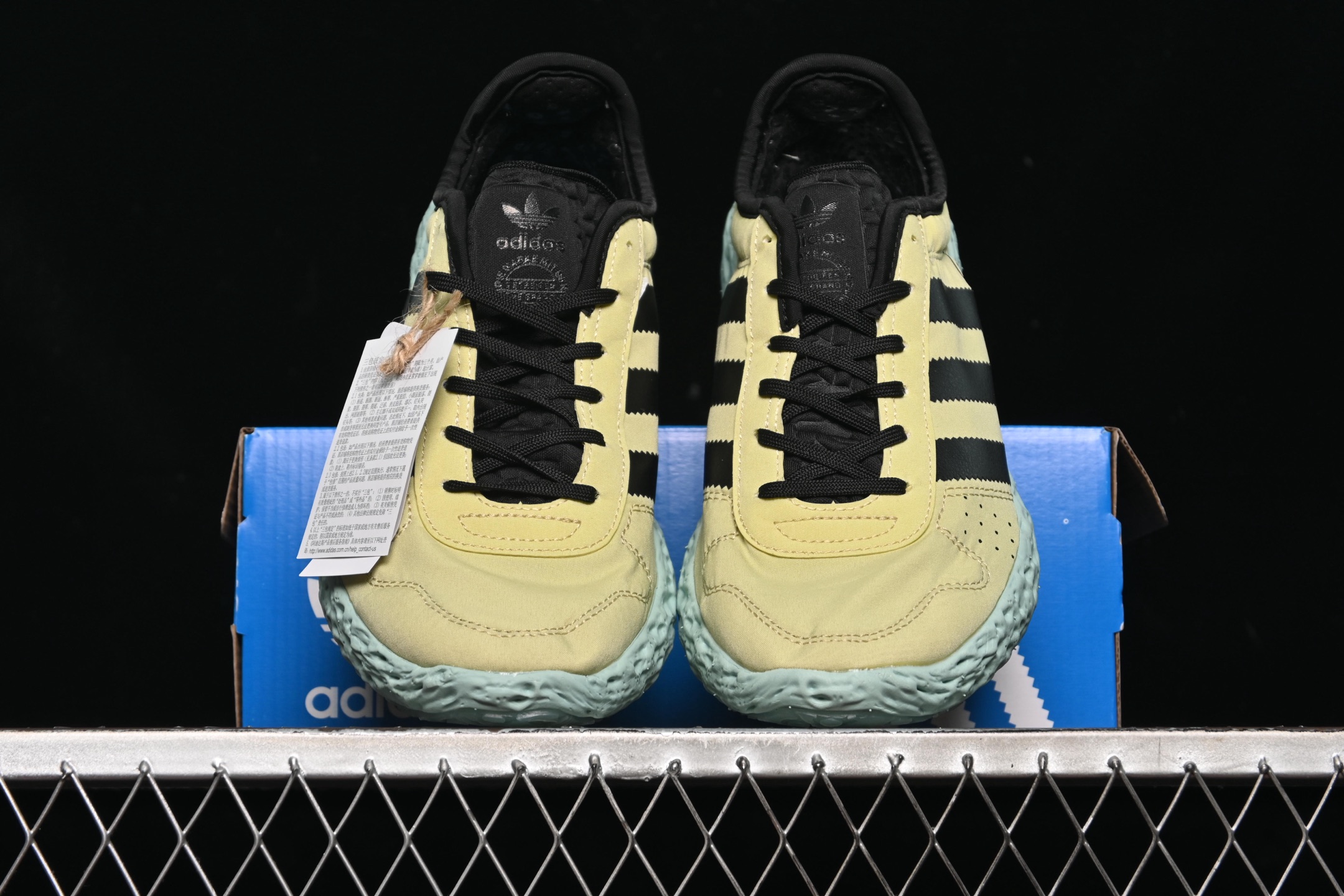 💰190纯原
 Adidas Originals Zponge JH8110 阿迪舒适缓震休闲低帮跑步鞋
尺码：40 40.5 41 42 42.5 43 44 44.5 45 G.C3
