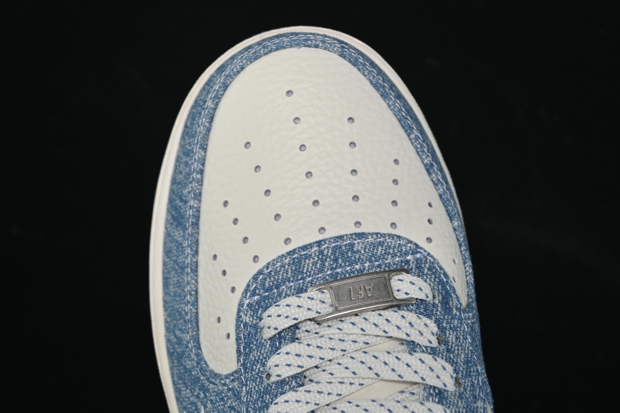 💰280纯原
Nike Air Force 1'07 Low LV联名 冰蓝牛仔 空军一号低帮休闲板鞋 LW9279-021
#原楦头原纸板 原装鞋盒 原厂鞋底 超高清洁度 细节完美
尺码：36 36.5 37.5 38 38.5 39 40 40.5 41 42 42.5 43 44 44.5 45 9.D4