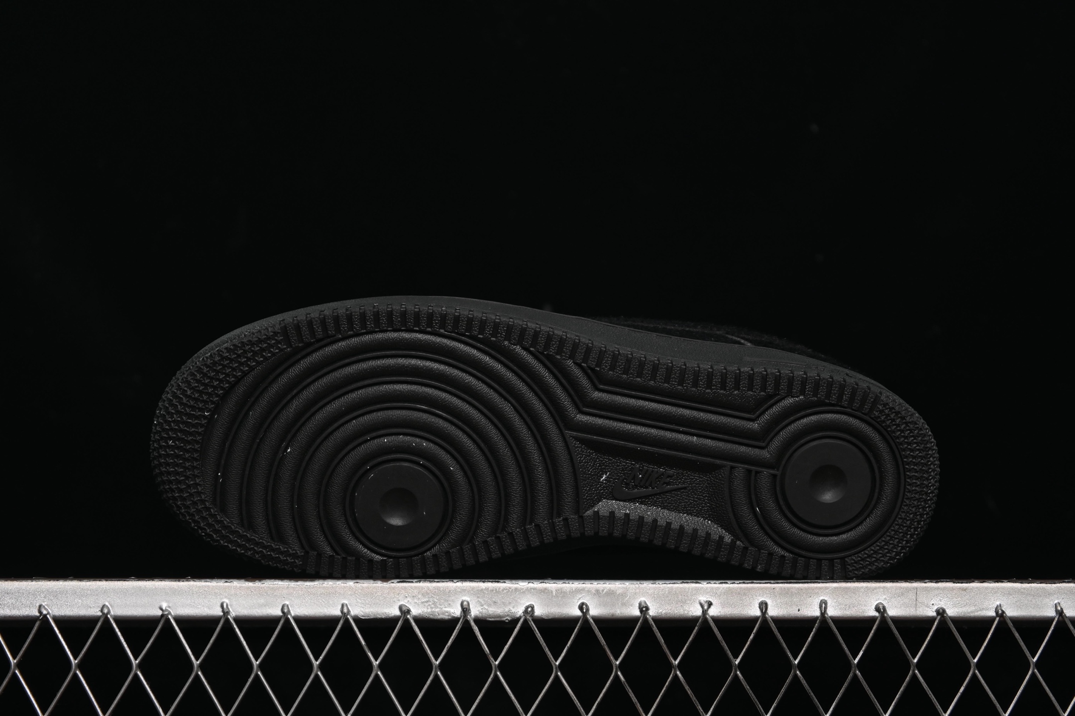 💰240纯原
Nike Air Force 1'07 Low 空军一号低帮休闲板鞋 II7398-001
尺码：36 36.5 37.5 38 38.5 39 40 40.5 41 42 42.5 43 44 44.5 45 K.D4