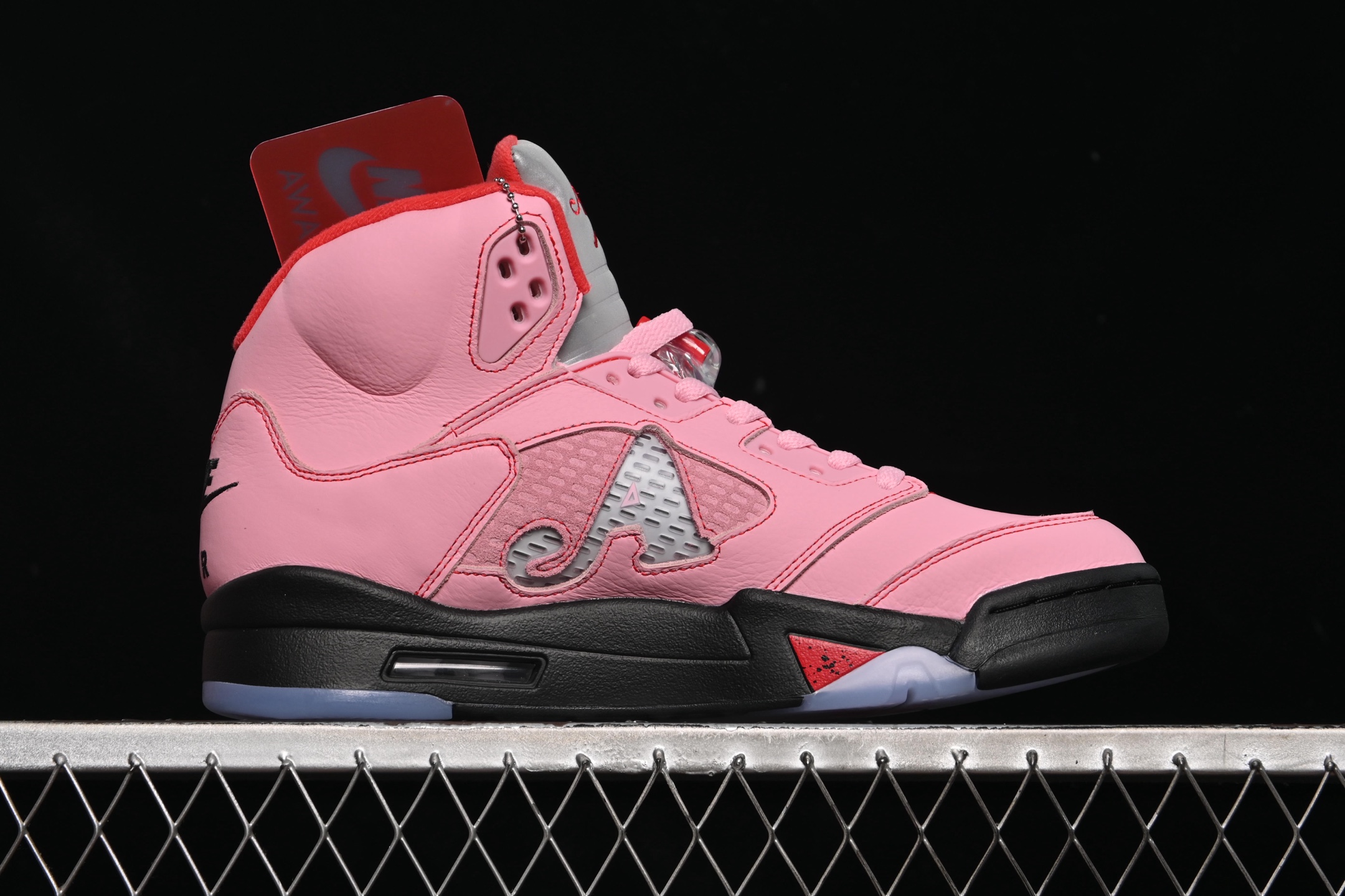 💰520顶级
Awake NY x Air Jordan 5 "Arctic Pink" AJ5 乔5联名款粉色 DV4982-600
#鞋身以鞋身通体采用黑/灰色为主色调呈现,搭配3M反光鞋舌。黑色皮革+白色车线,足够有辨识度同时上脚好打理。
尺码:40 40.5 41 42 42.5 43 44 44.5 45 46 47.5 48.5 B.G7