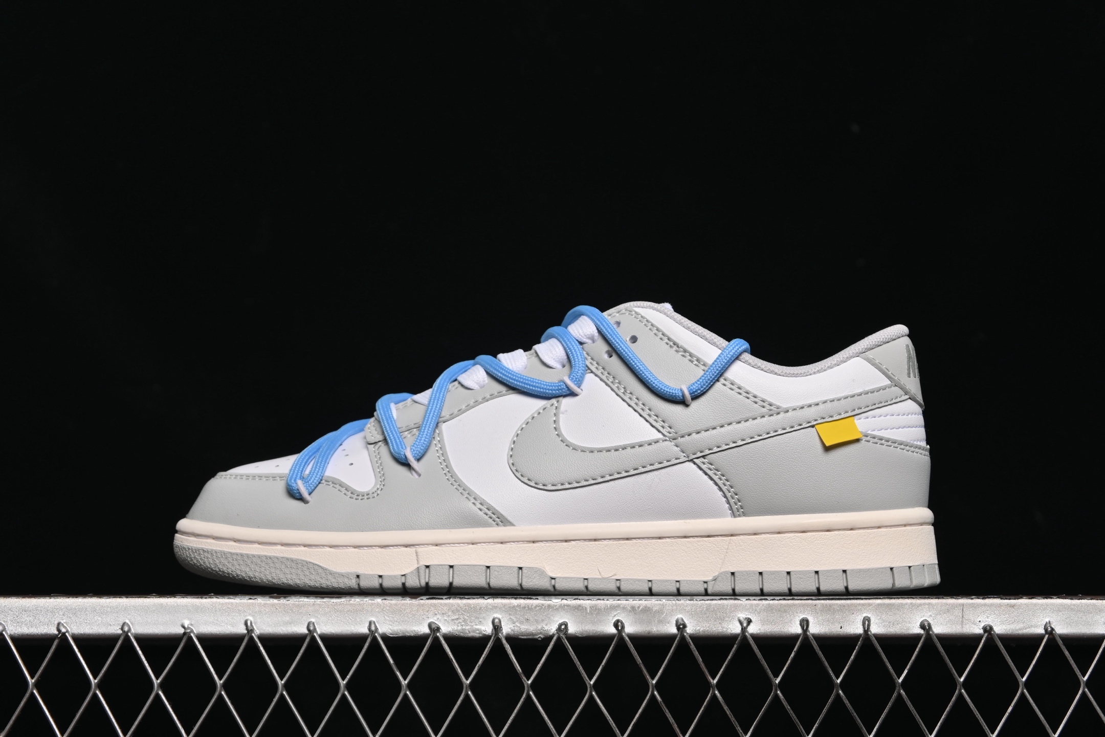  Nike SB Dunk Low 白灰 绑带 低帮休闲板鞋 DD1391-100
尺码：39 40 