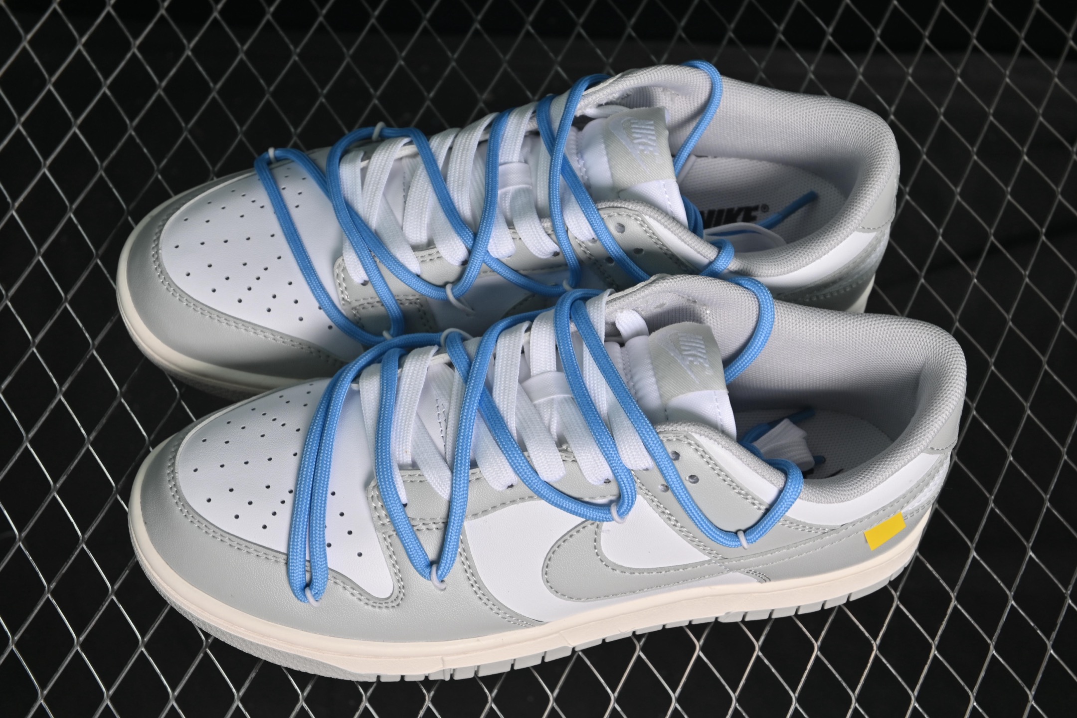  Nike SB Dunk Low 白灰 绑带 低帮休闲板鞋 DD1391-100
尺码：39 40 