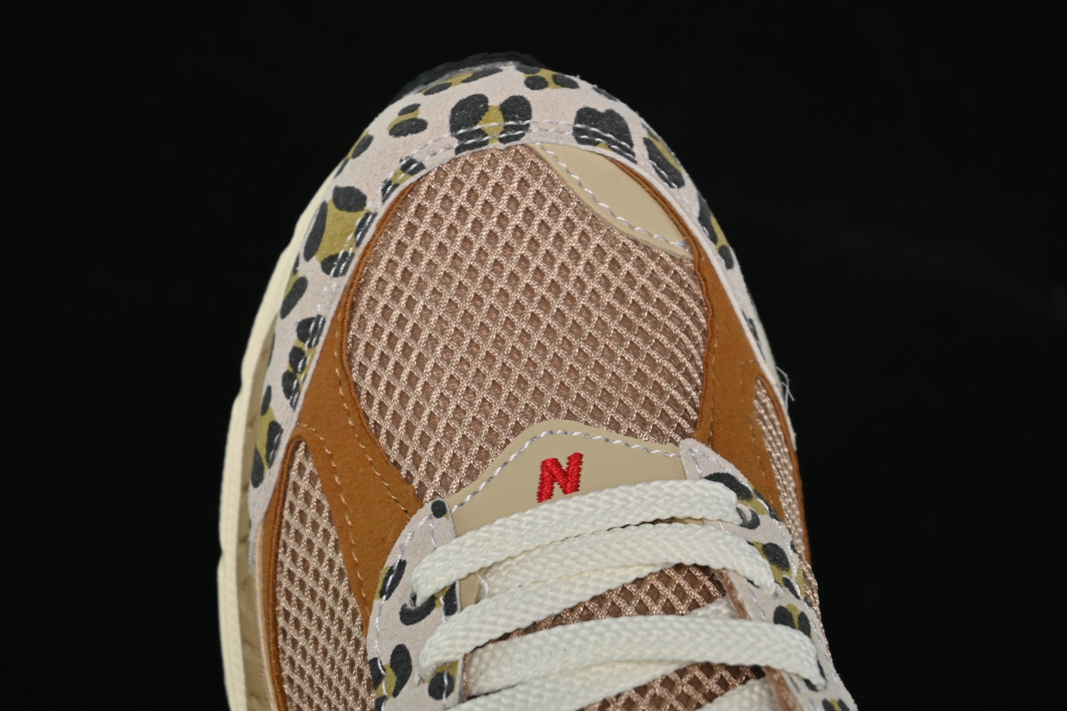 💰220纯原
New Balance 2002系列 复古休闲跑步鞋 U2002RCP
#鞋款延续了经典科技,升级版N-ERGY缓震物料机能与材质上脚太舒适了,鞋面的柔软麂皮搭配尼龙网布,特别透气而且还复古感,不管是搭配牛仔裤还工装裤都是百搭!
尺码:36 37 37.5 38 38.5 39 40 40.5 41 42 42.5 43 44 44.5 45 N.C3