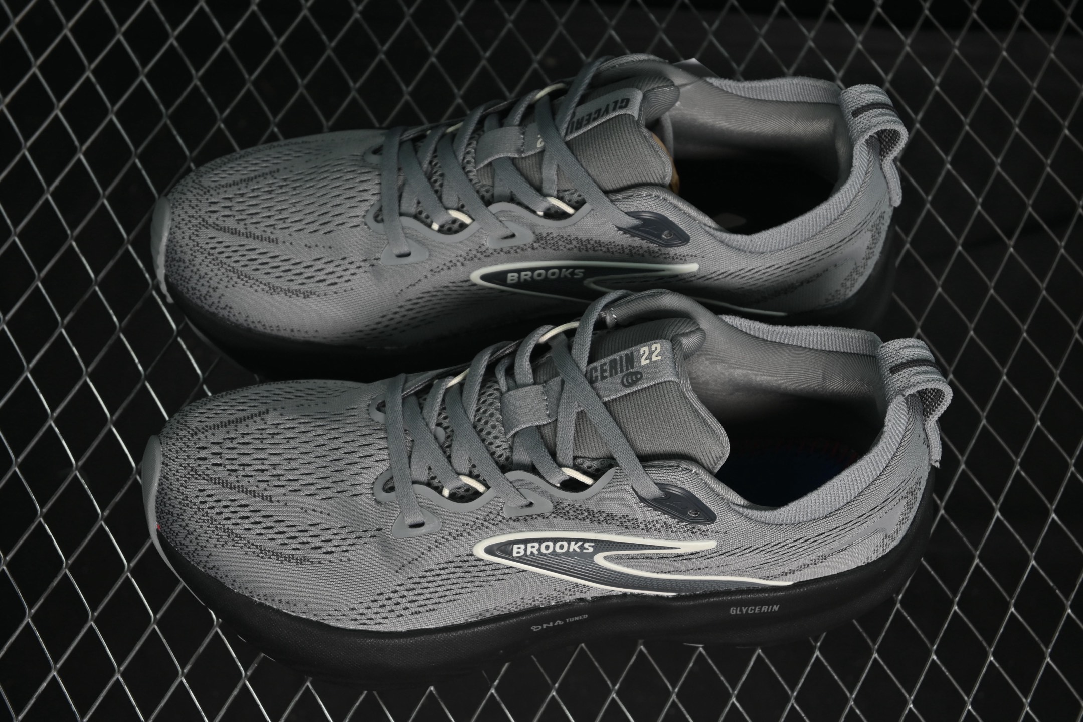 💰240纯原
Brooks Glycerin 22 布鲁克斯 缓震马拉松氮气慢跑鞋 1104451D078
尺码：36 36.5 37 38 38.5 39 40 40.5 41 42 42.5 43 44 44.5 45 G.D4