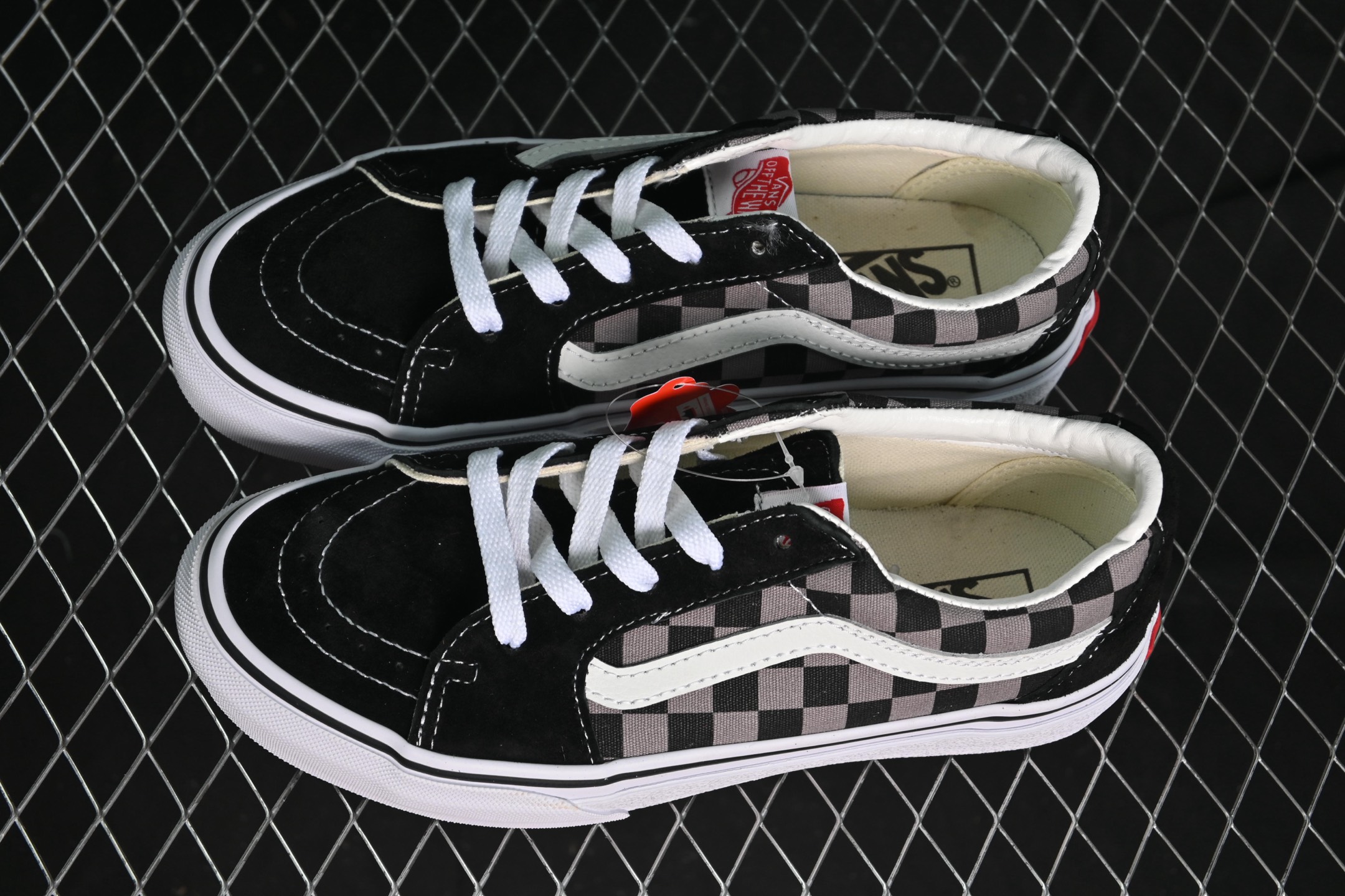 💰150纯原
 Vans Sk8-Low 万斯棋盘格防滑休闲滑板鞋 VN0006GYBLK
#工艺：硫化1:1（重量1:1、真标、原钢印、材质标、鞋型标、合格证）
尺码：35 36 36.5 37 38 38.5 39 40 40.5 41 42 42.5 43 44 M.C3