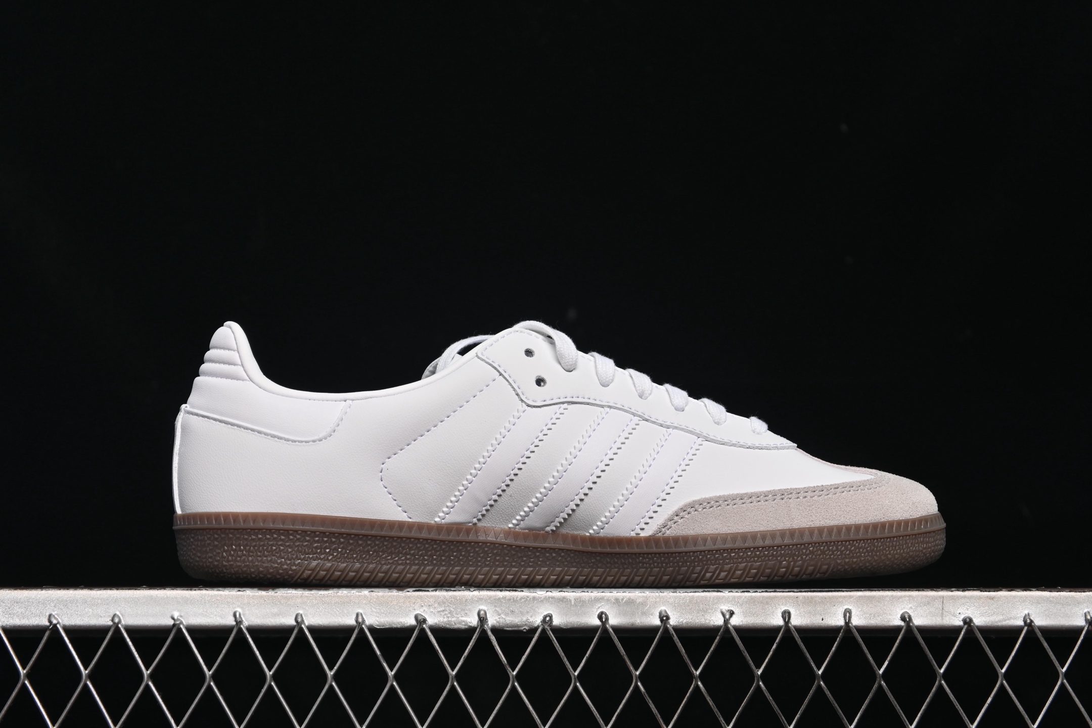  Adidas Samba OG IE3439 阿迪三叶草休闲板鞋
尺码：35 36 36.5 37 