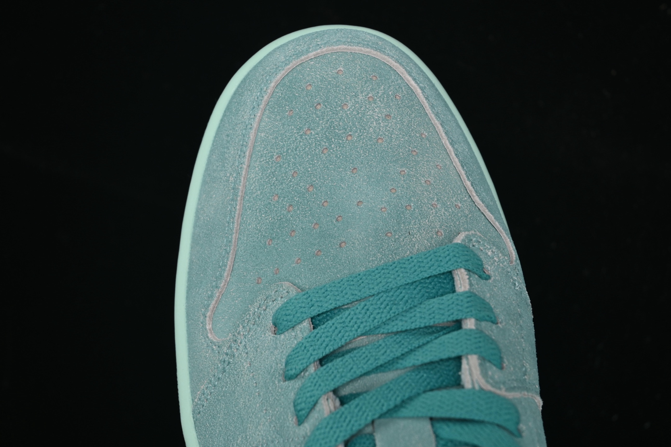 💰160真标💰200公司级💰240纯原
Air Jordan 1 Low "Washed Teal" AJ1 乔1水洗青釉 低帮文化休闲板鞋 HQ8111-300
#配色在经典鞋型上进行精致演绎,融入现代元素,采用清凉容柔和的水洗青釉配色,再加上高热度的低帮廓形,想必在夏日会有很大的吸引力。
尺码:36 36.5 37.5 38 38.5 39 40 40.5 41 42 42.5 43 44 44.5 45 46 ZZC3