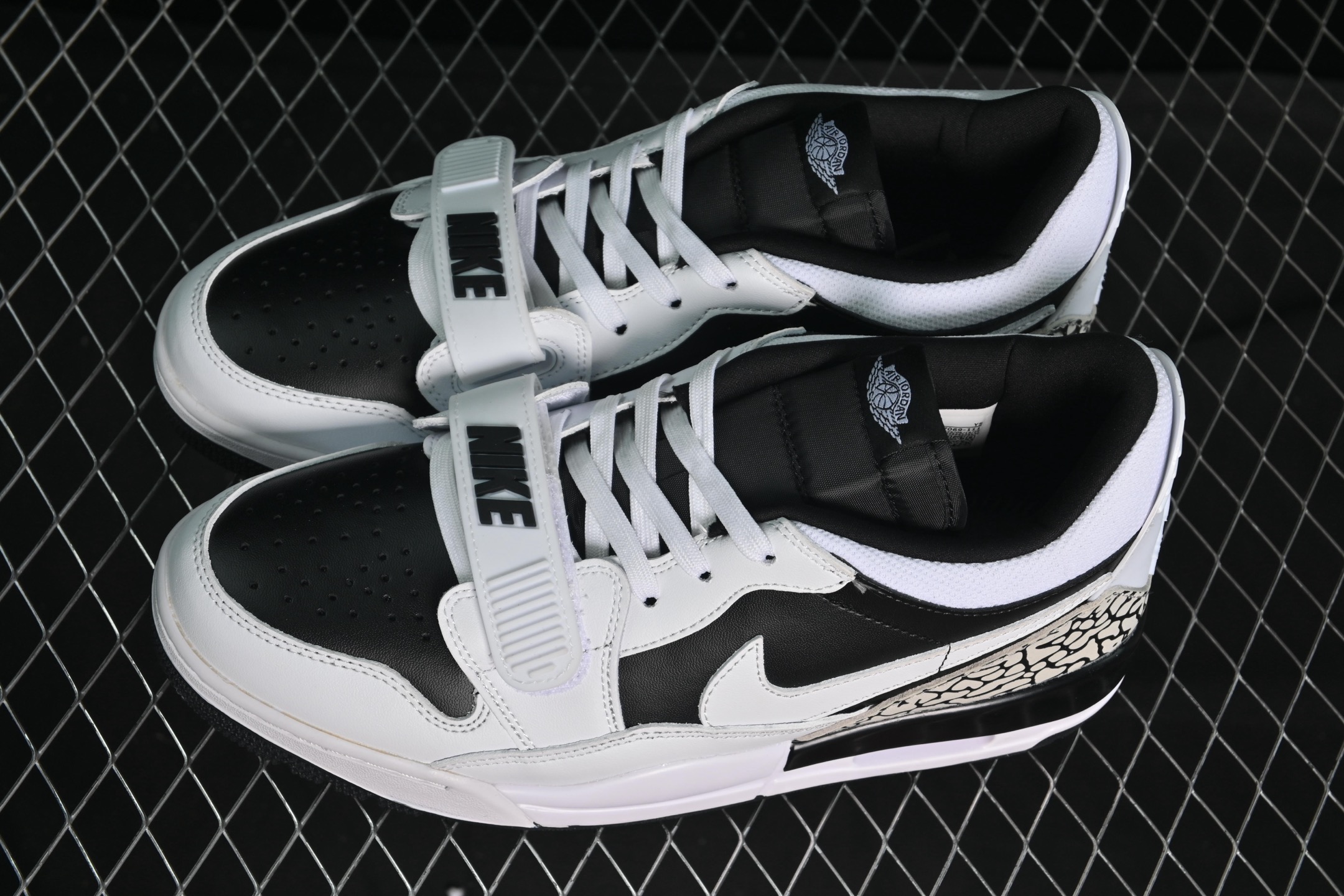 💰200真标💰240公司级💰280纯原
 Air Jordan Legacy 312 Low AJ312 乔312 头层 魔术贴三合一板鞋 CD7069-111
尺码：36 36.5 37.5 38 38.5 39 40 40.5 41 42 42.5 43 44 44.5 45 46 ZZC3