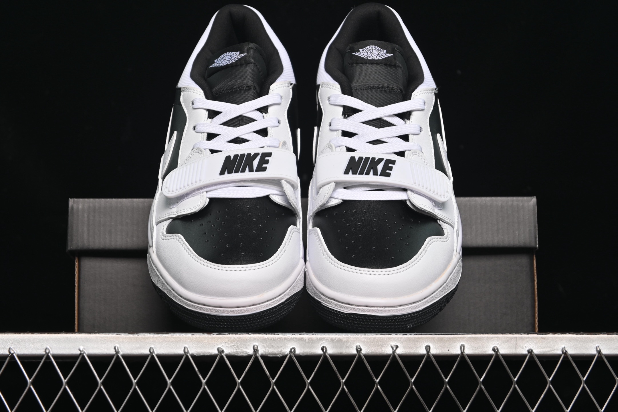 💰200真标💰240公司级💰280纯原
 Air Jordan Legacy 312 Low AJ312 乔312 头层 魔术贴三合一板鞋 CD7069-111
尺码：36 36.5 37.5 38 38.5 39 40 40.5 41 42 42.5 43 44 44.5 45 46 ZZC3