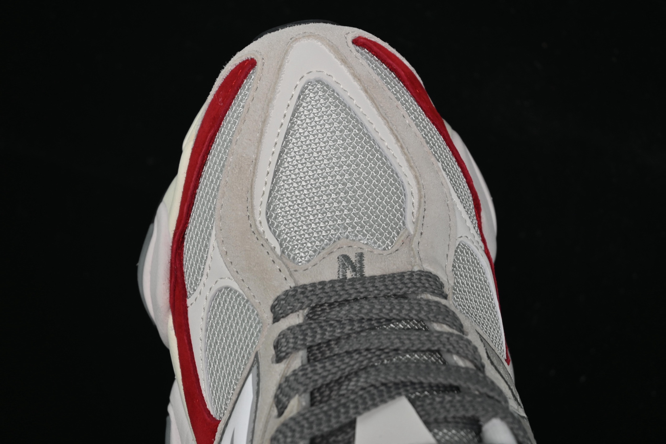 💰190纯原
New Balance NB9060 复古休闲运动慢跑鞋 U9060JBE
#最强性价版 采用大面积网眼以及麂皮材质覆盖鞋身,还原经典气质。搭载ABZORB避震科技,由泡沫聚酯制成,上脚可以有效减少由鞋底反弹对身体及双腿的冲击力
尺码:36 37 37.5 38 38.5 39 40 40.5 41 42 42.5 43 44 44.5 45 46.5 F.C3
