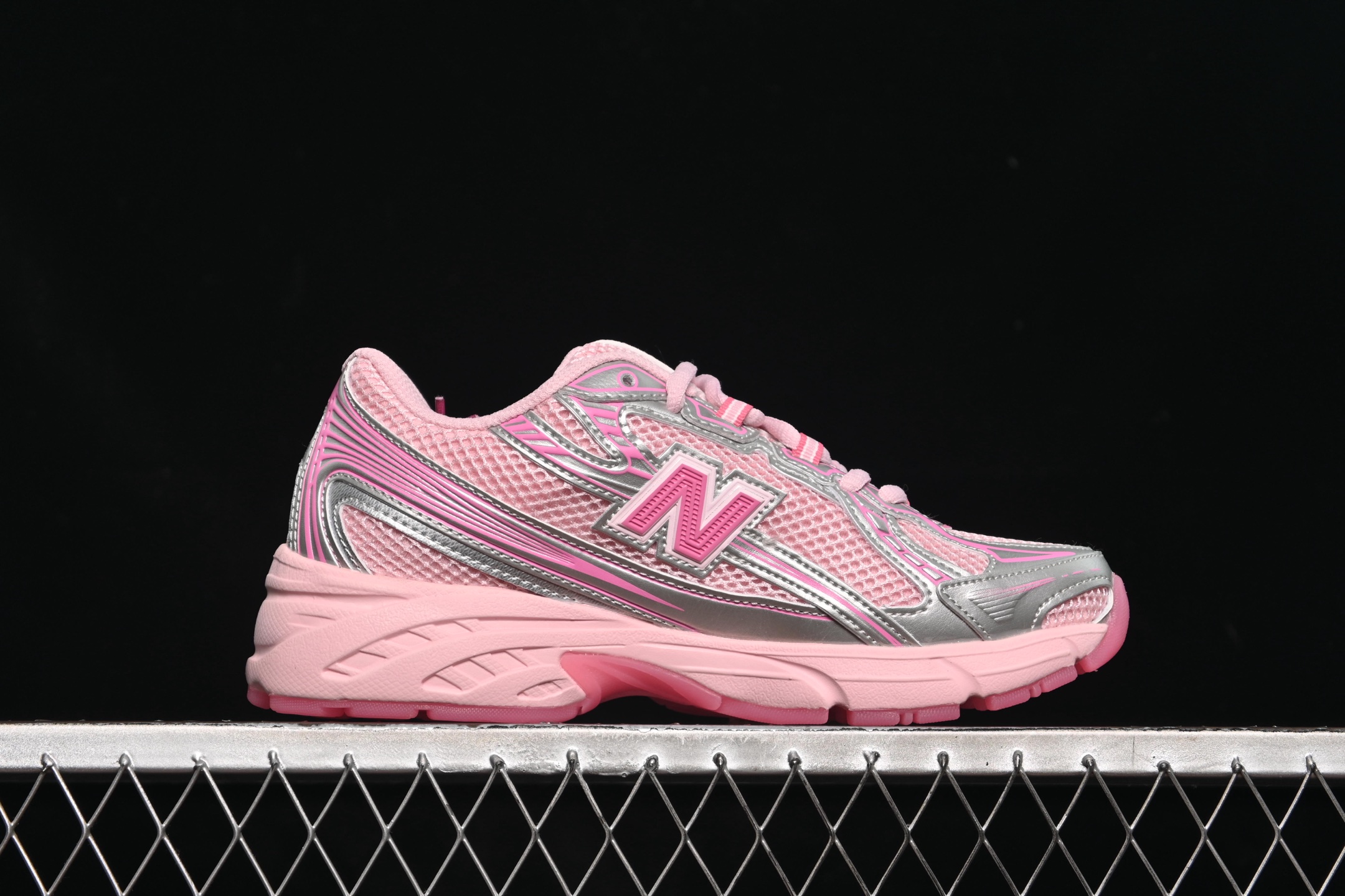 💰220纯原
 New Balance 740系列复古老爹风休闲运动慢跑鞋 U740AP2
#原盒 原吊牌 组合大底 1:1制作
尺码：36 37 37.5 38 38.5 39 40 40.5 41 9.C3