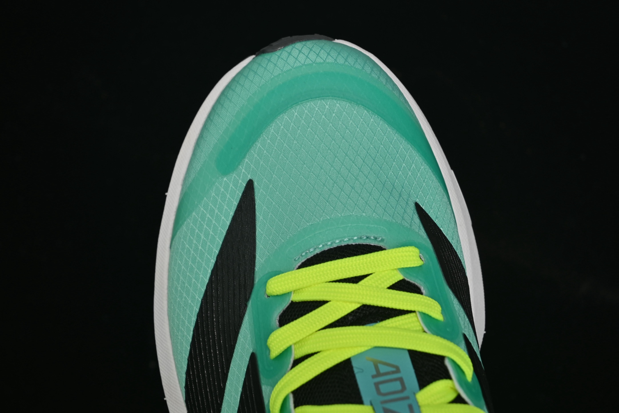 💰220纯原
 Adidas Adizero BK JP6543 阿迪透气低帮跑步鞋
尺码：36 36.5 37 38 38.5 39 40 40.5 41 42 42.5 43 44 44.5 45 N.C3